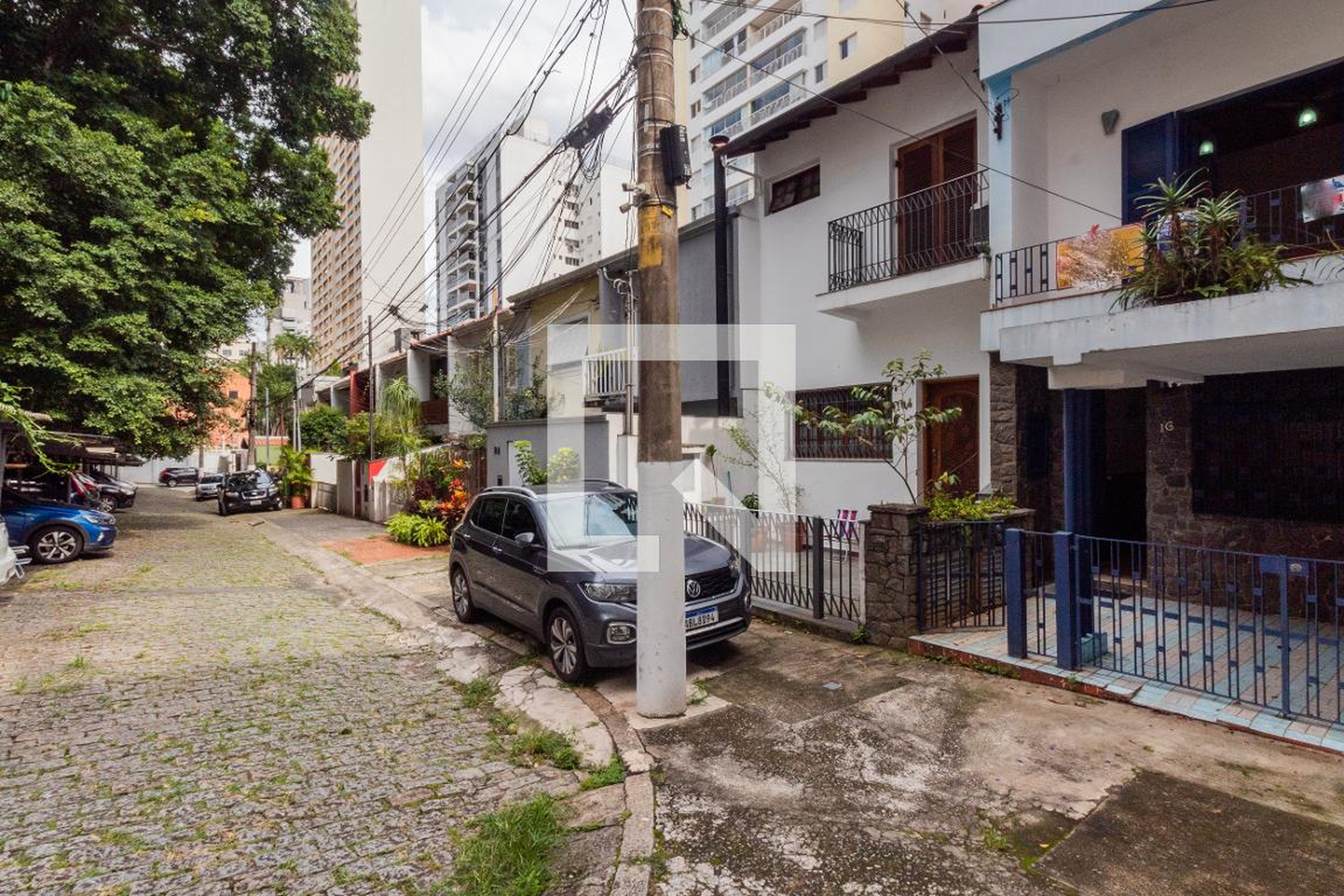 Fachada Condomínio em Rua Cônego Eugênio Leite, 1097 