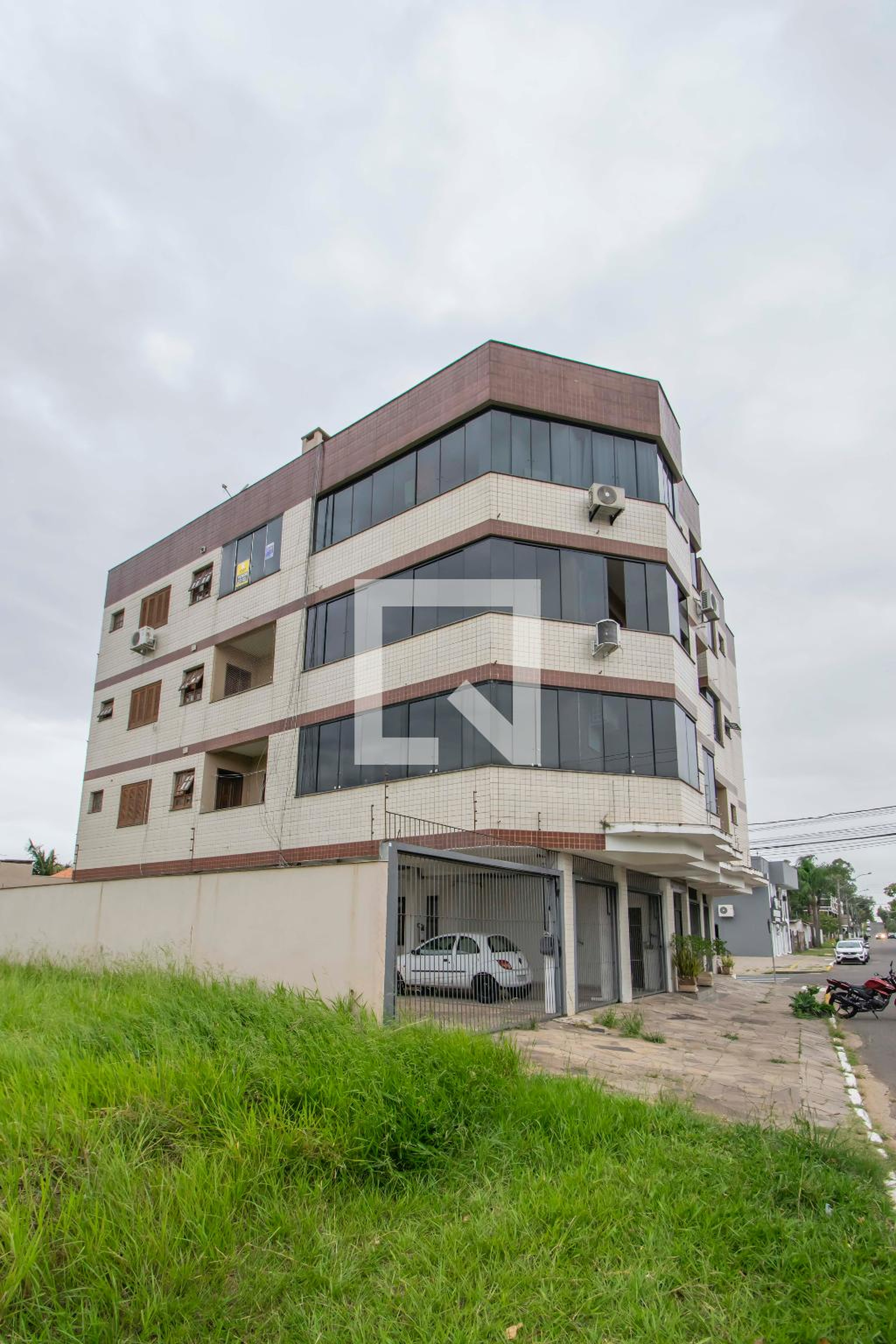 Fachada Edifício Residencial e Comercial Dacacia