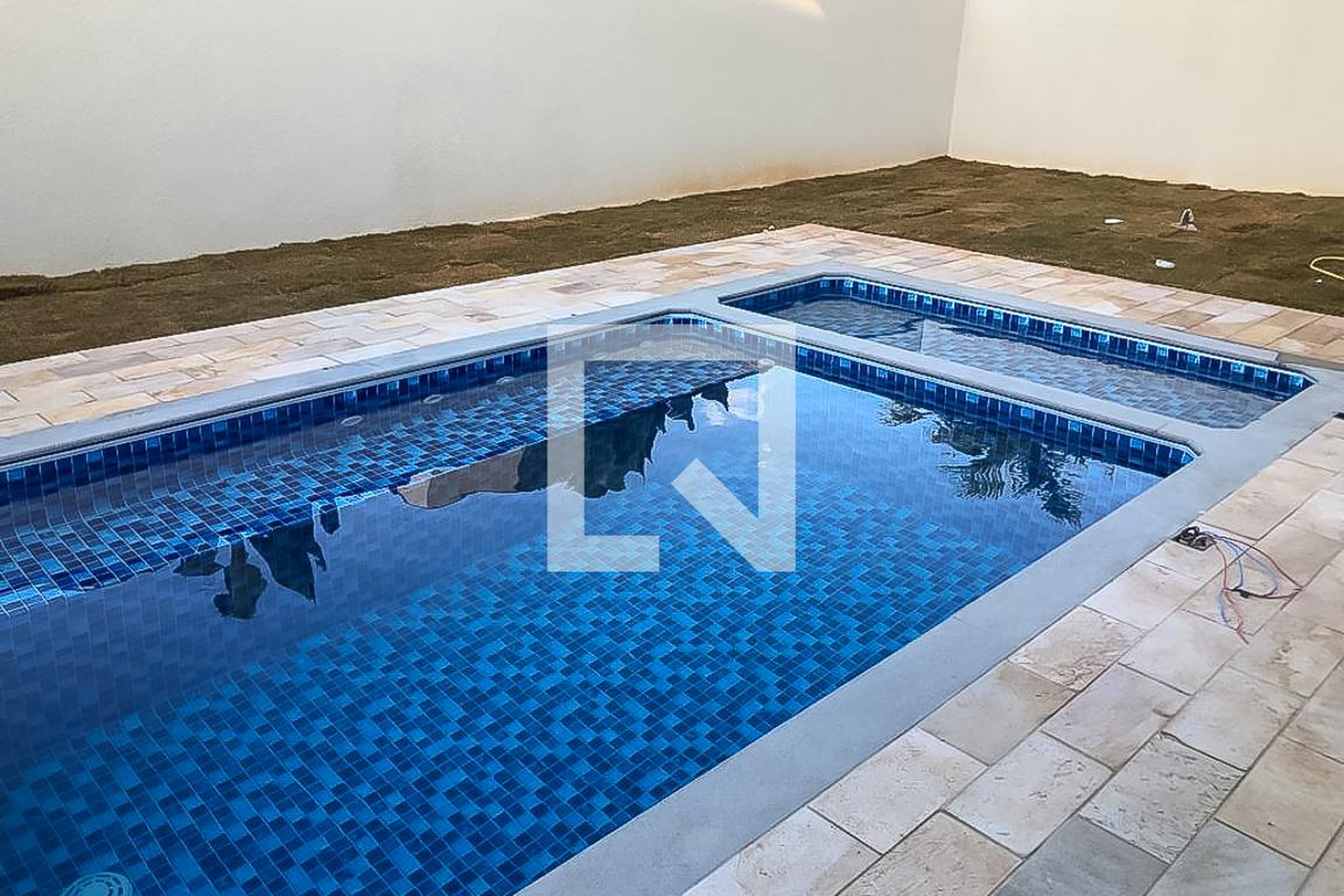 Piscina Condomínio em Rua Advogado Mário Batista de Campos, 431