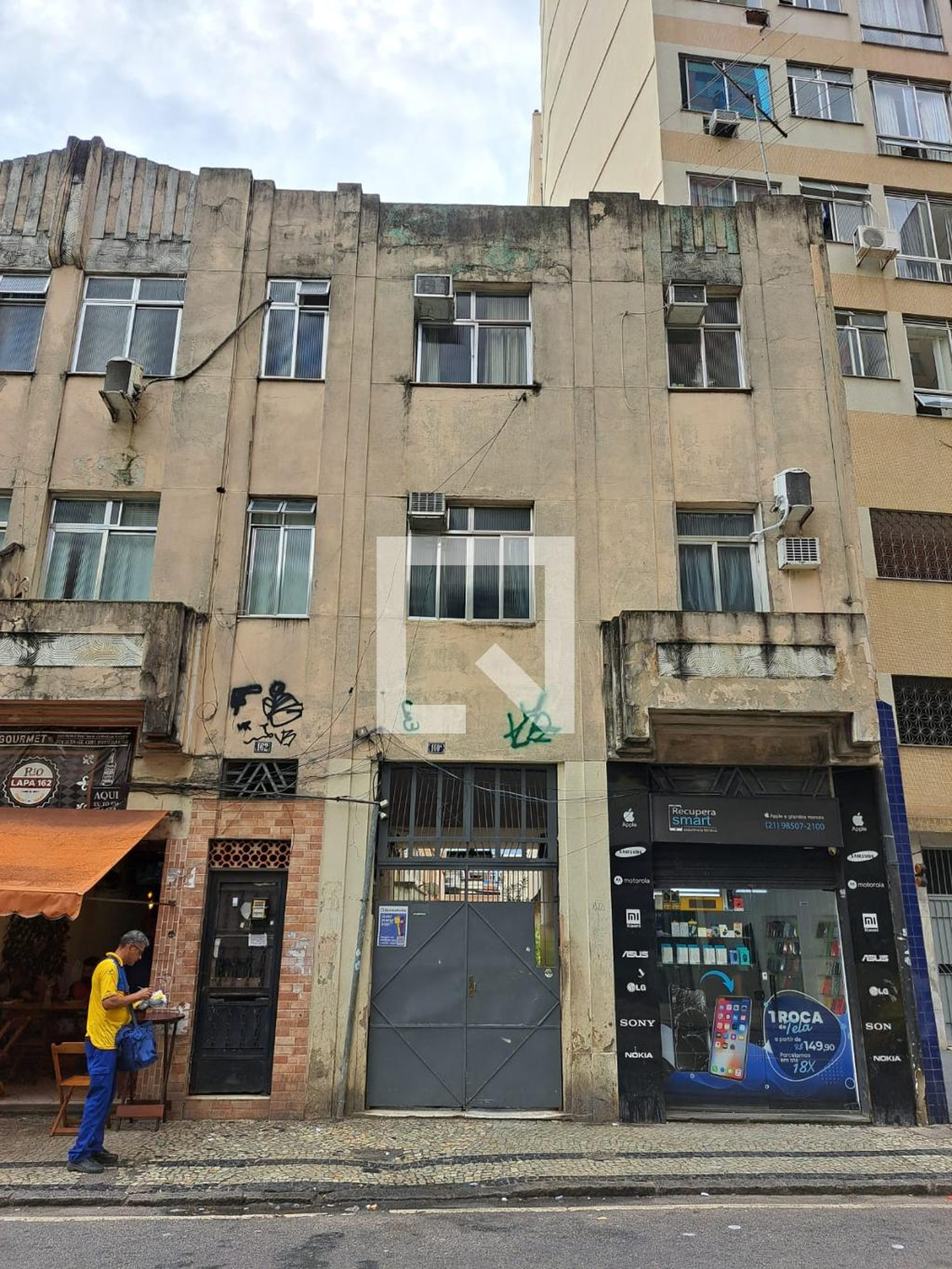 Fachada Condomínio em Rua Riachuelo, 160