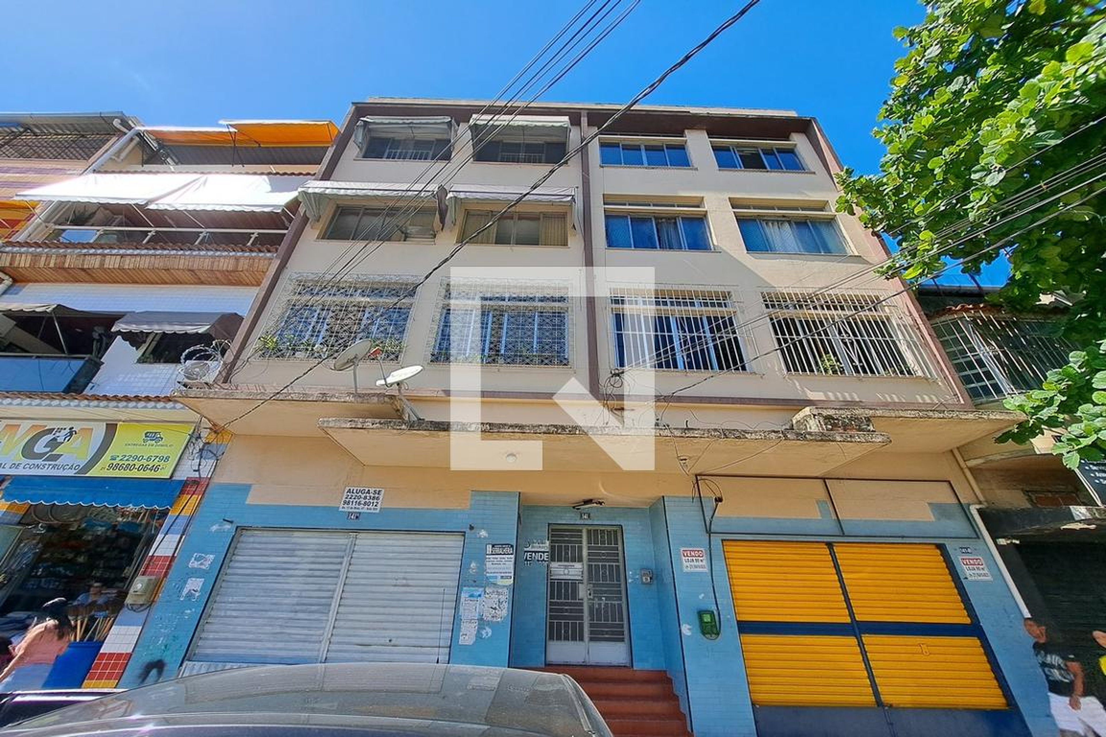 Fachada Condomínio em Rua Tenente Abel Cunha, 141