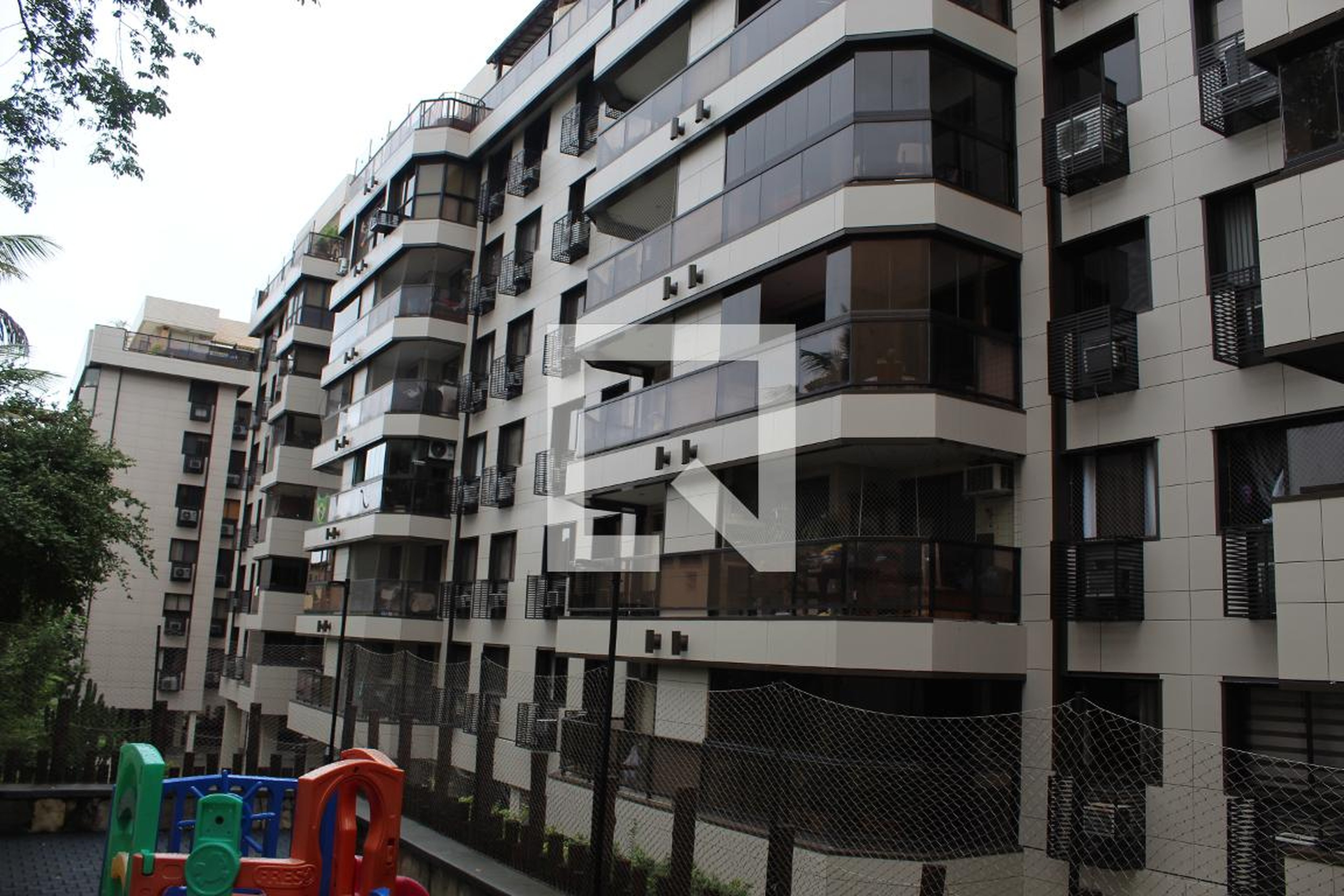 Prédio Condomínio Grand Valley