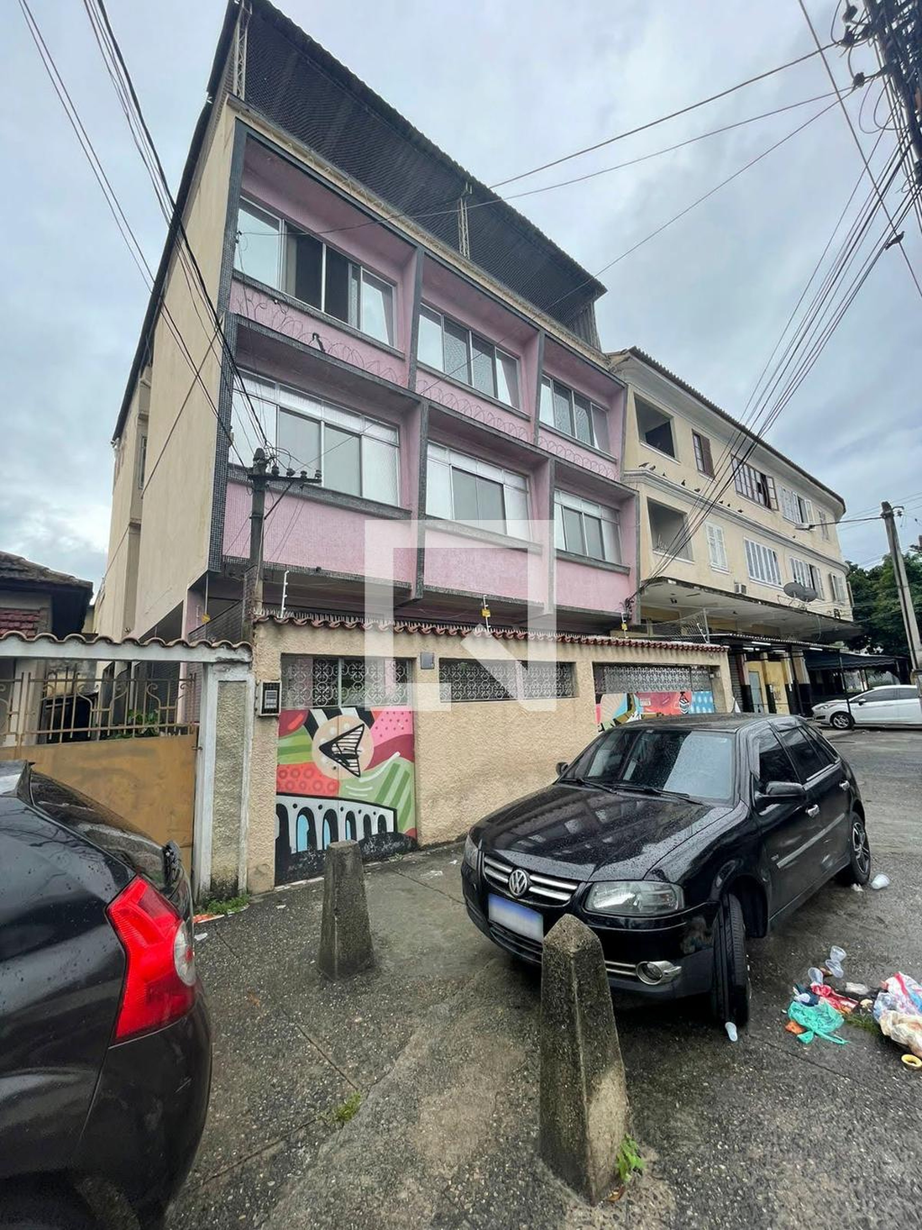 Fachada Condomínio em Rua Saint Hilaire, 325