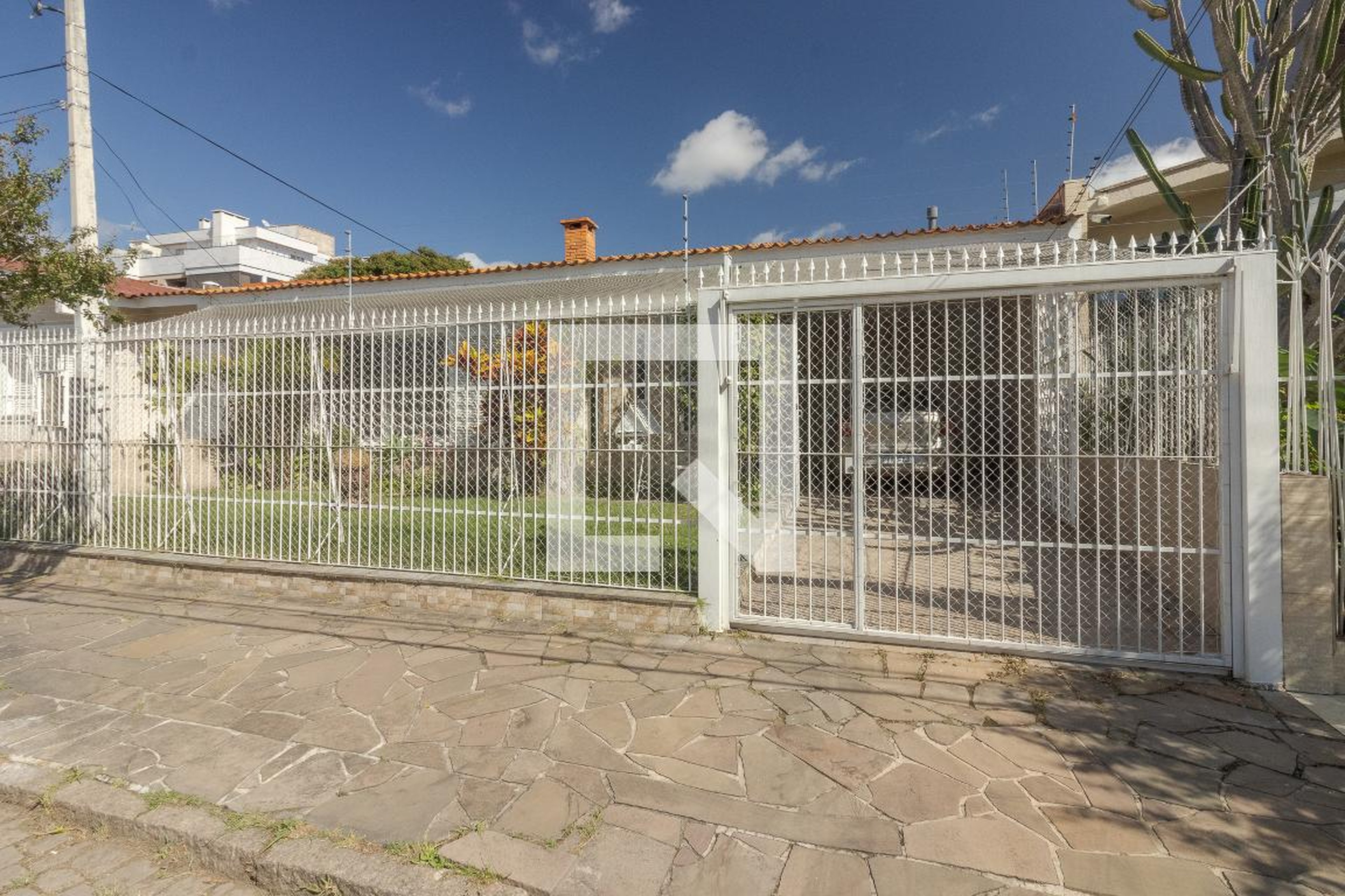 Fachada Condomínio em Rua Doutor Derly Monteiro, 405