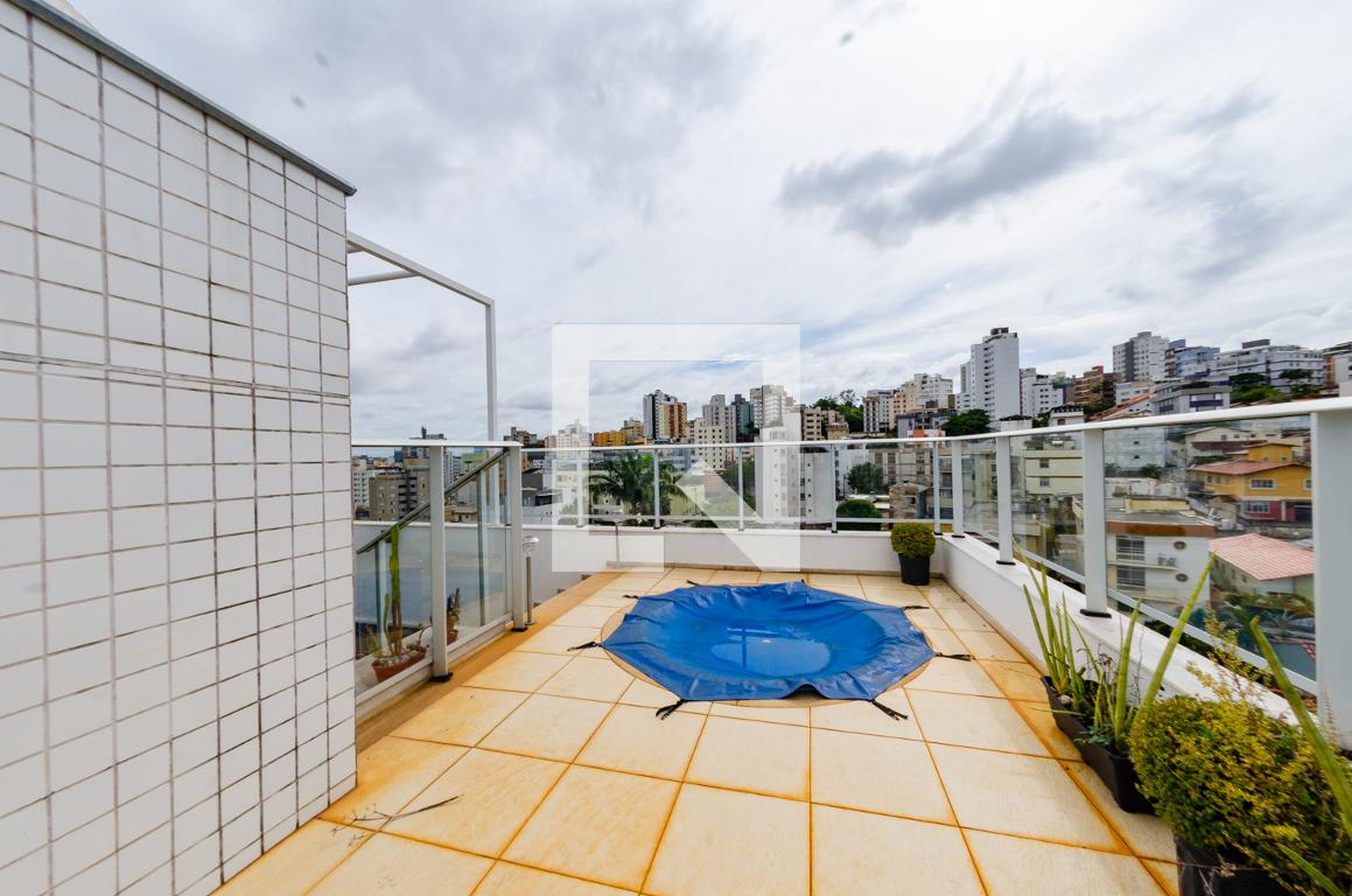 Piscina - Edifício Laercio Costa e Silva