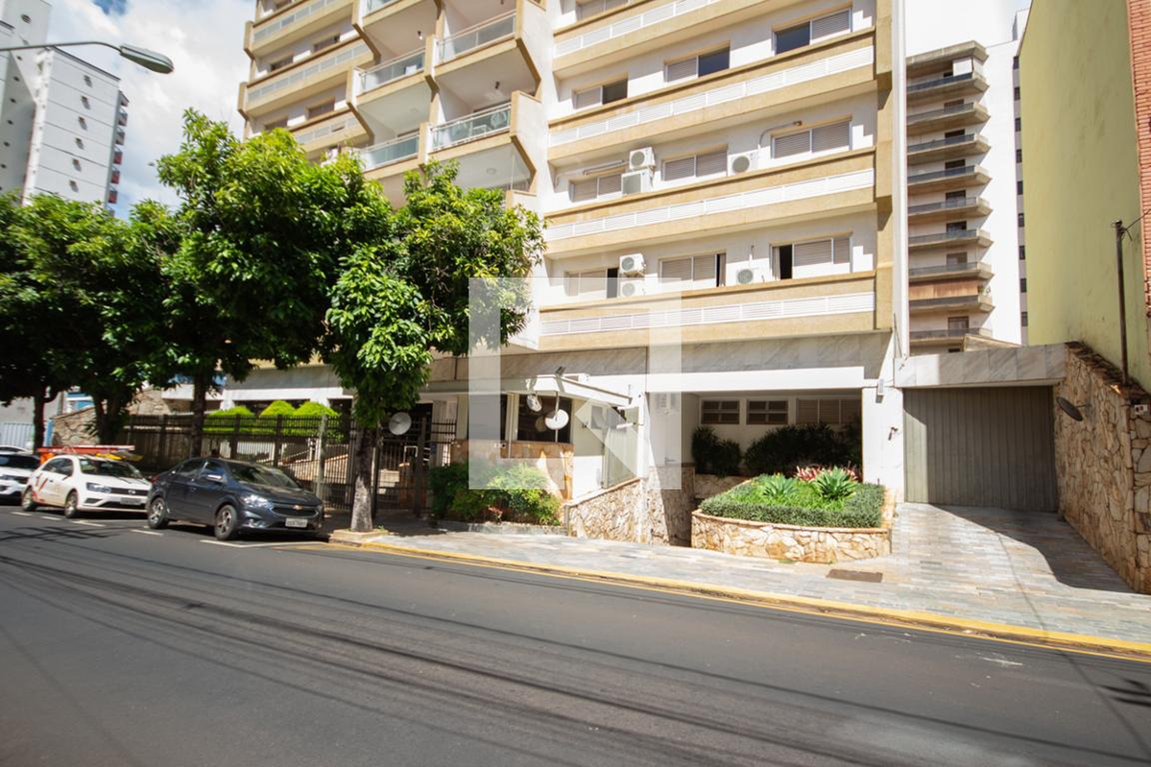 Fachada do Prédio Condomínio Albertina Rosa