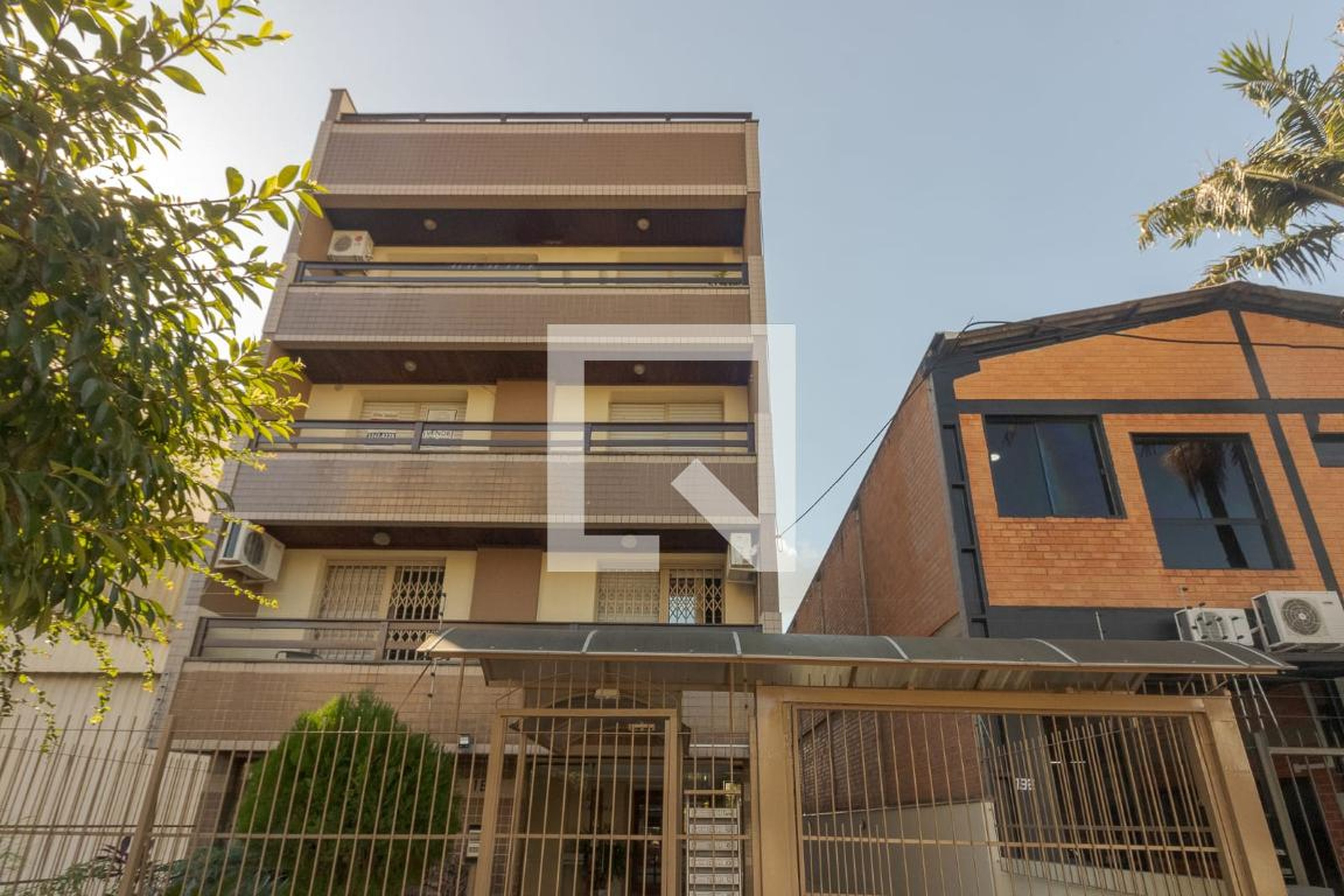 Fachada Condomínio em Rua Américo Vespúcio, 182