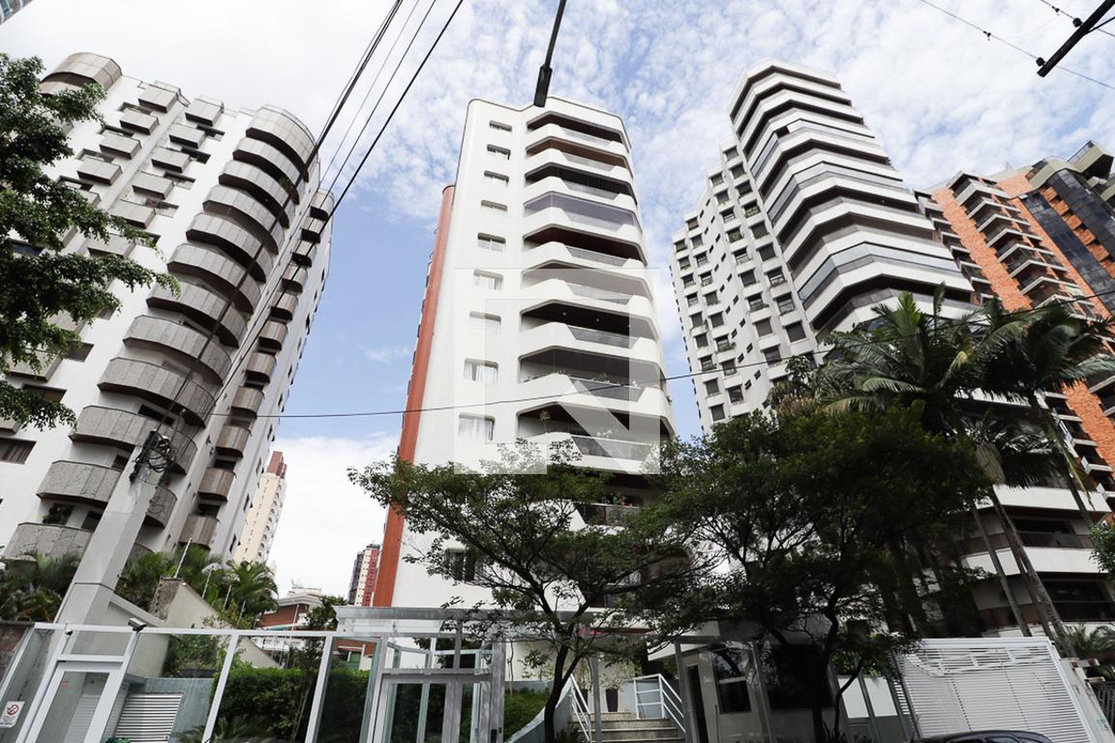 Fachada Condomínio Rouxinol Campo