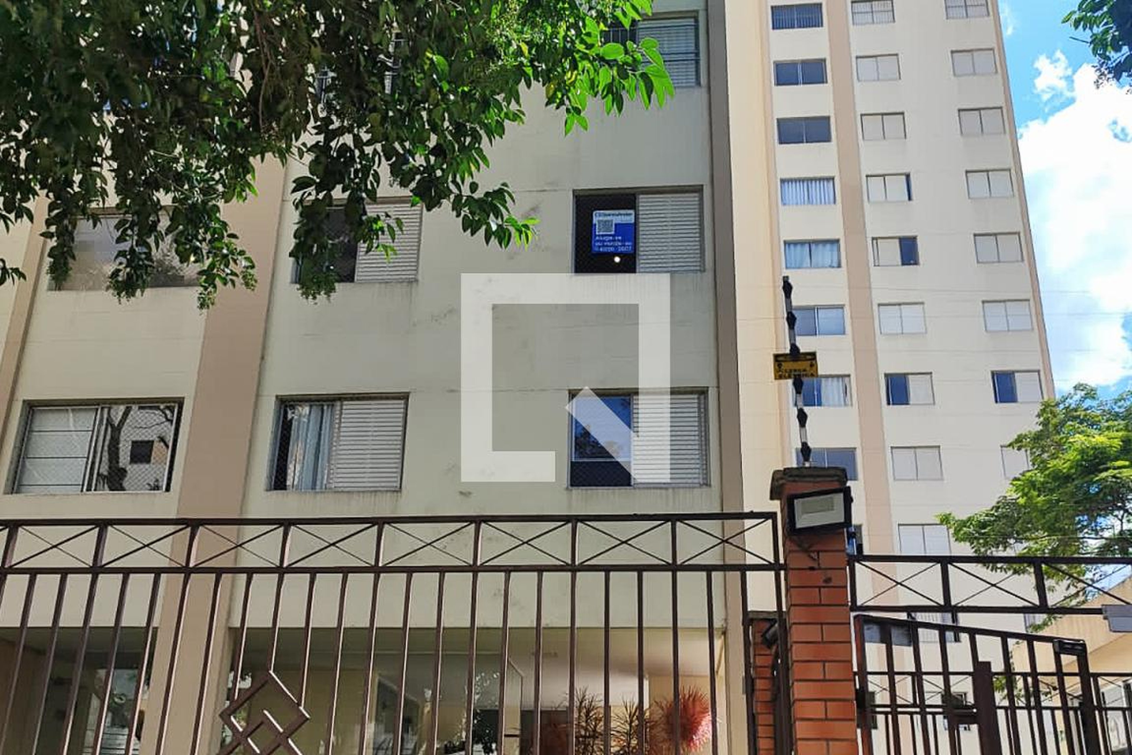 Fachada Condomínio em Rua Doutor Augusto de Miranda, 1093