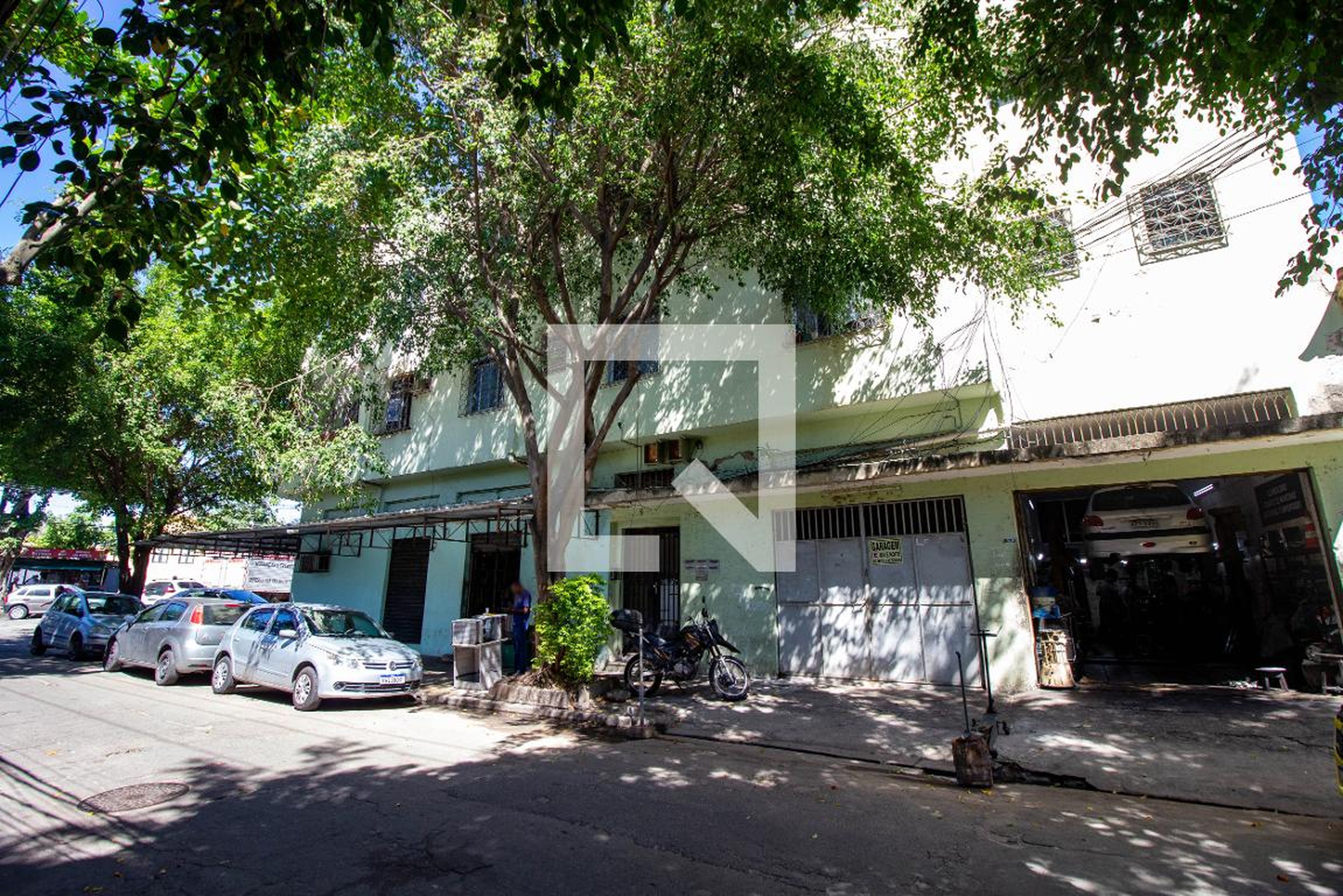 Fachada Condomínio em Rua Coronel Brandão, 05