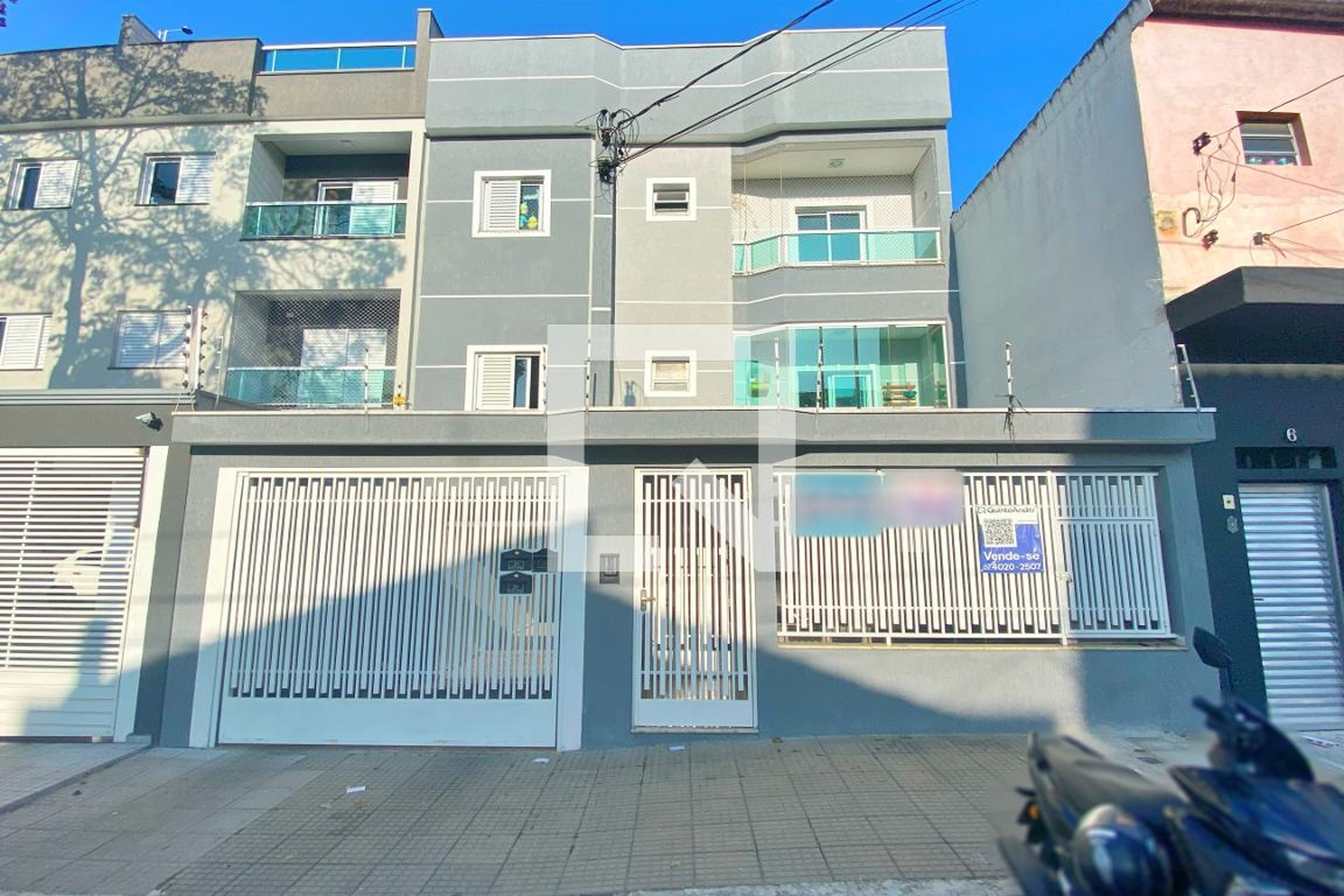 Fachada Condomínio em Rua Matias da Cunha, 14