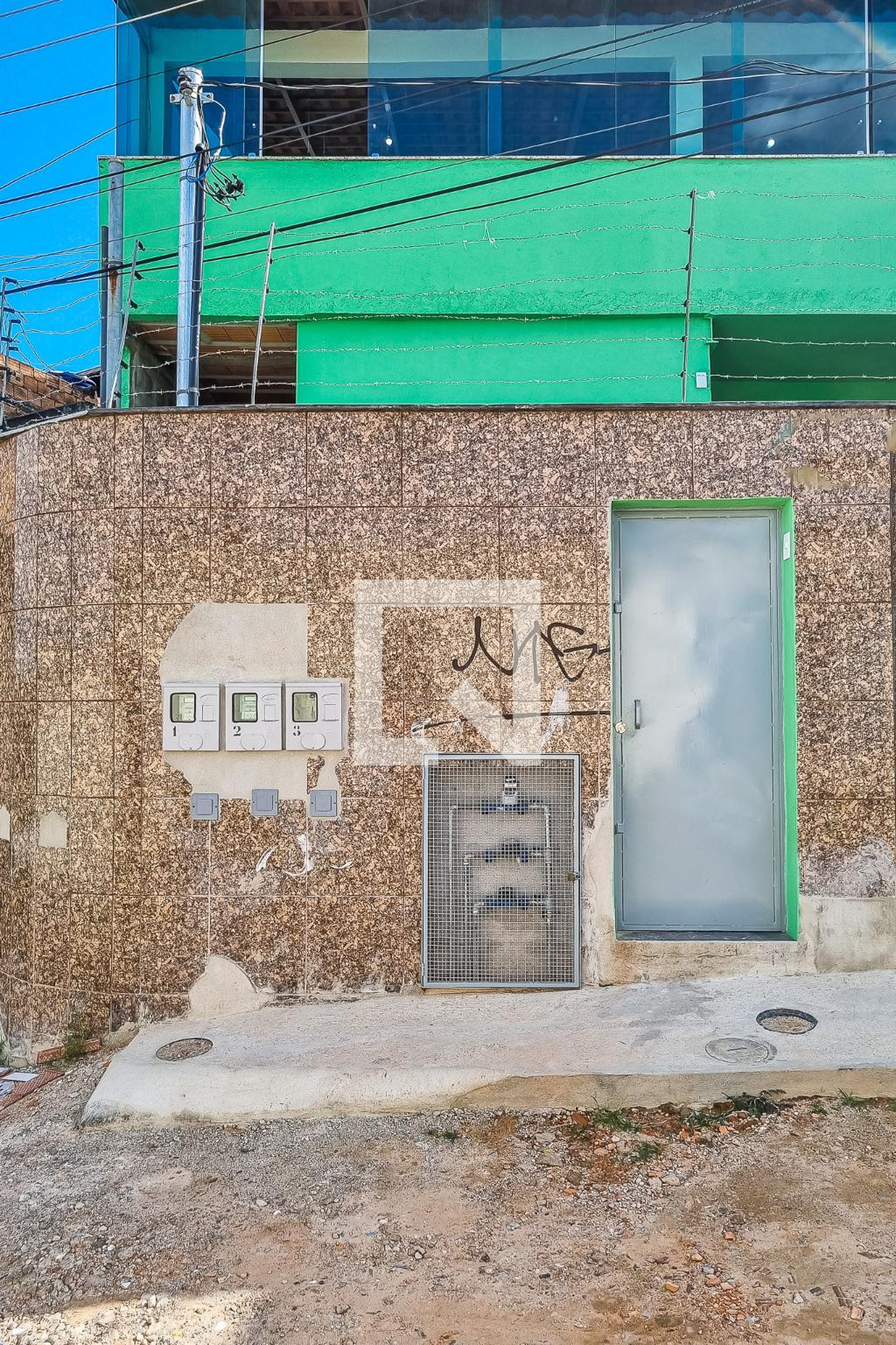 Fachada Condomínio em Rua Gil de Oliveira Meireles, 233