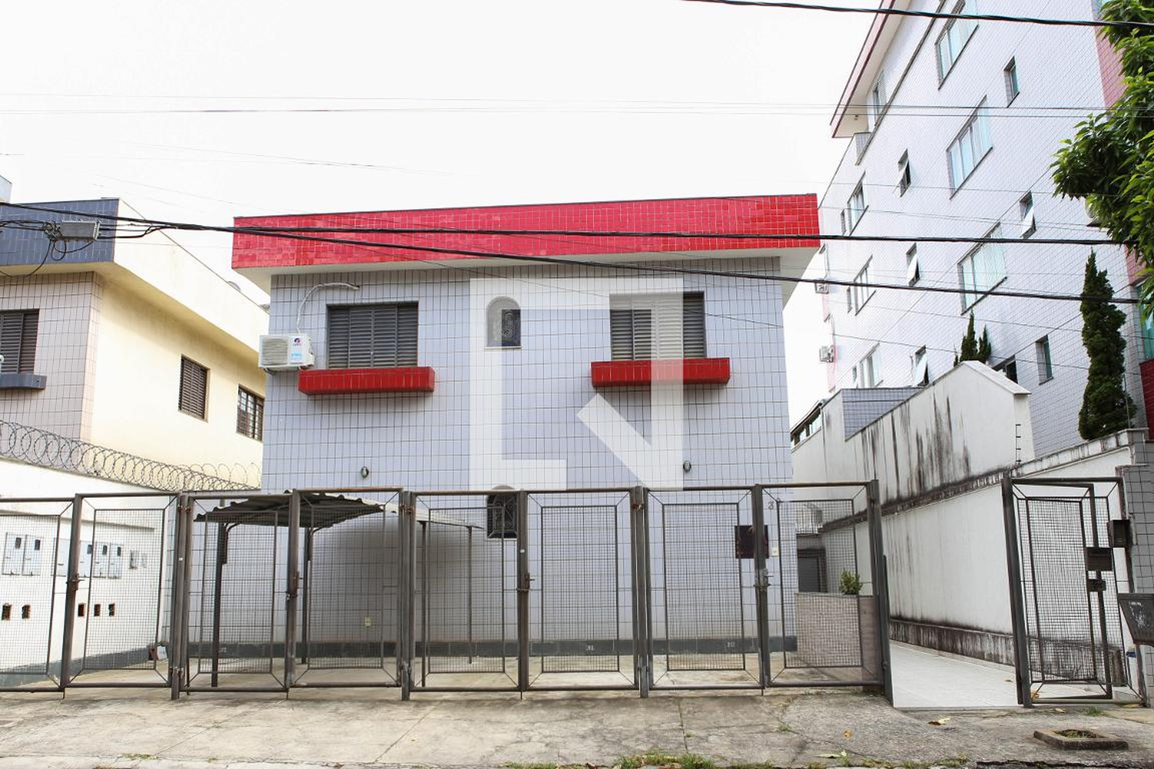 Fachada Condomínio em Rua Adauto Feitosa, 307