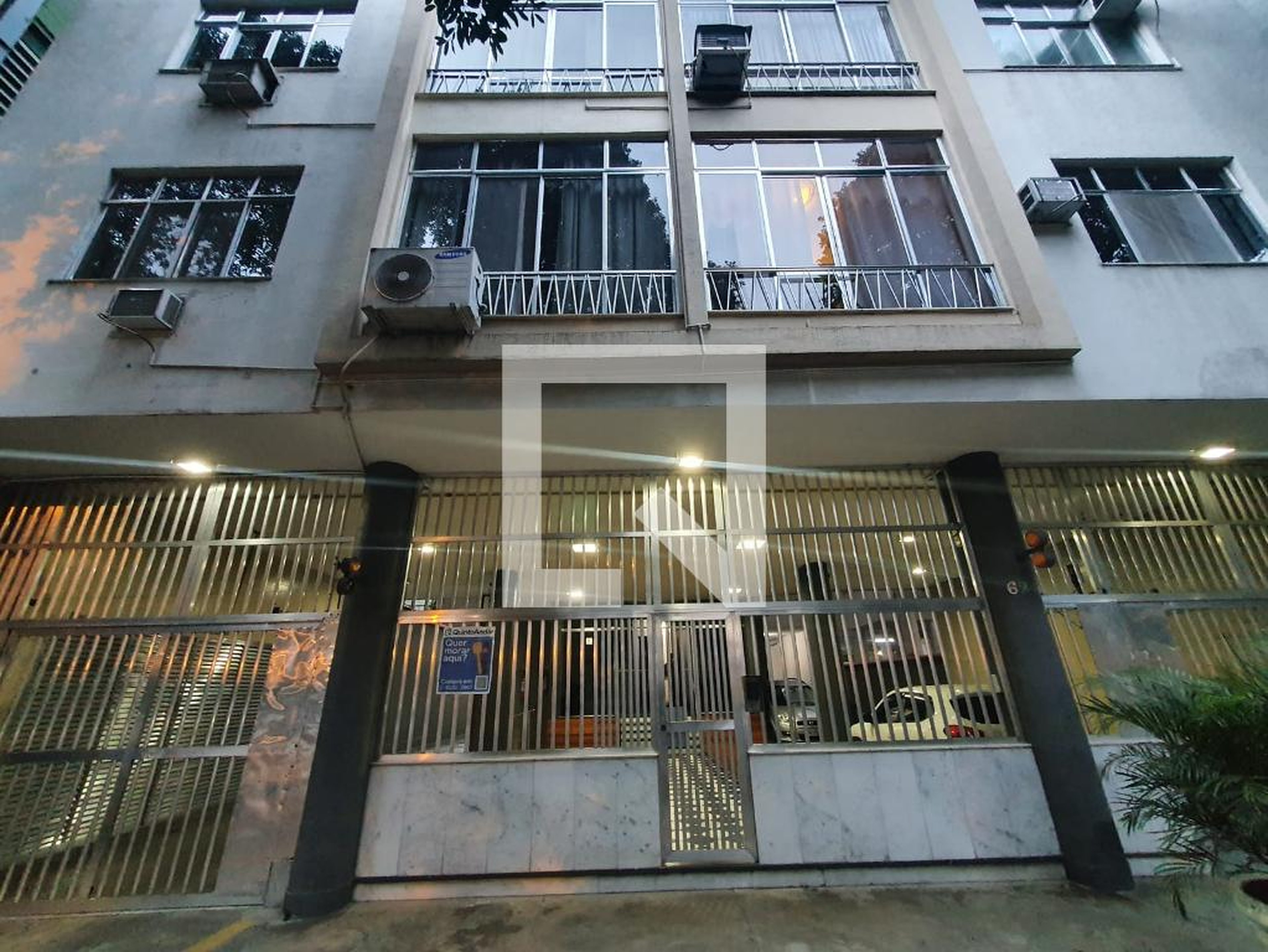 Fachada Condomínio em Rua Almirante Cochrane, 62