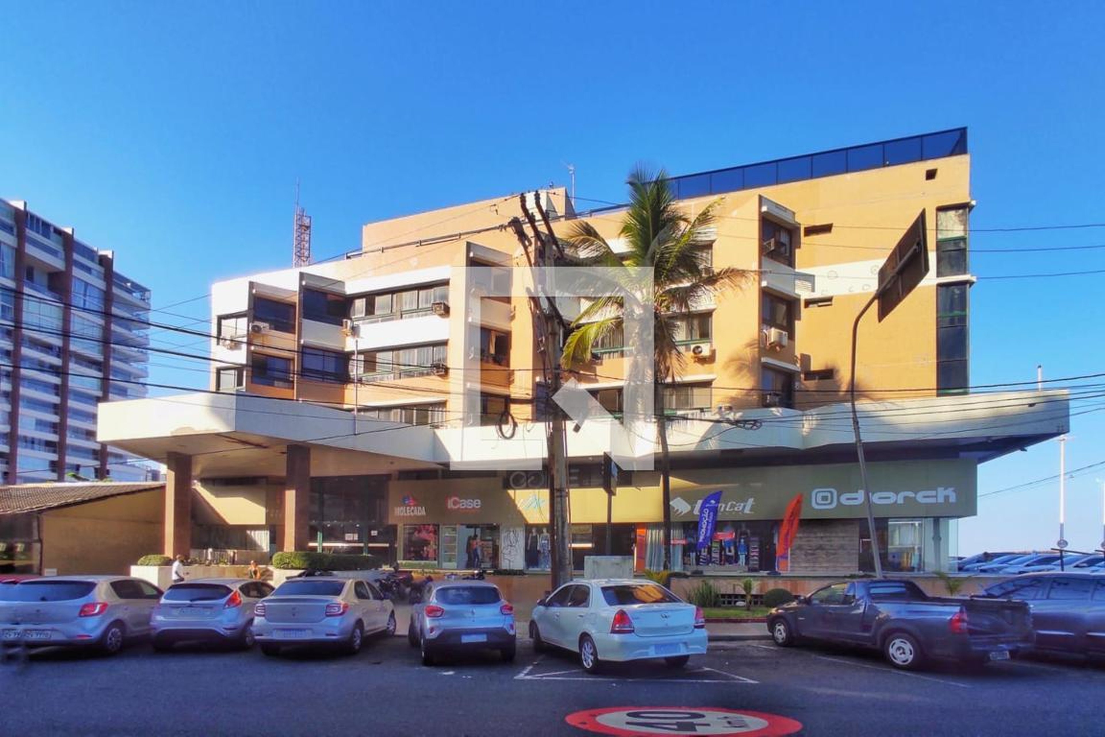 Fachada do Prédio Condomínio Pituba Sol Flat