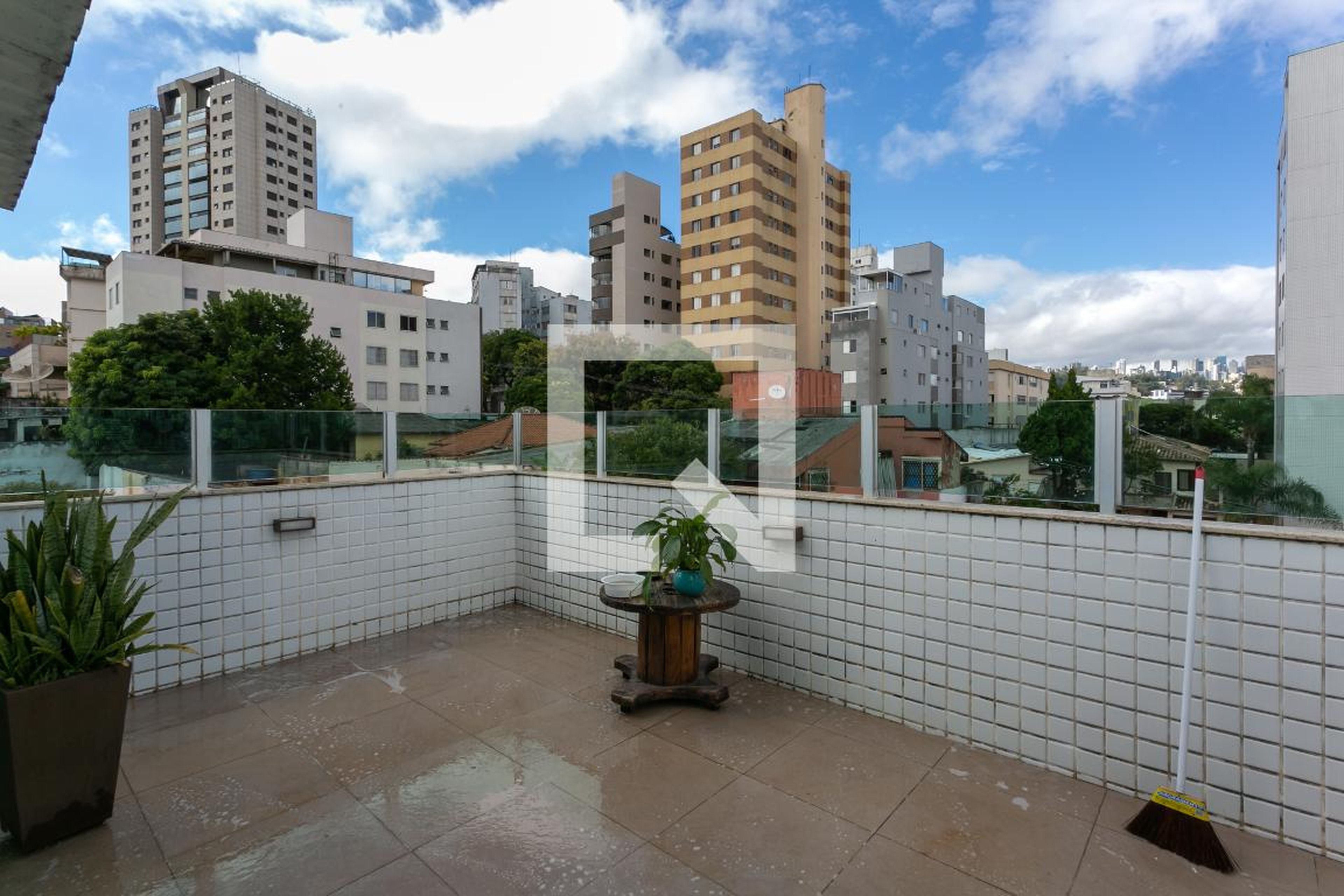 Área externa Condomínio em Rua Mangabeira, 29