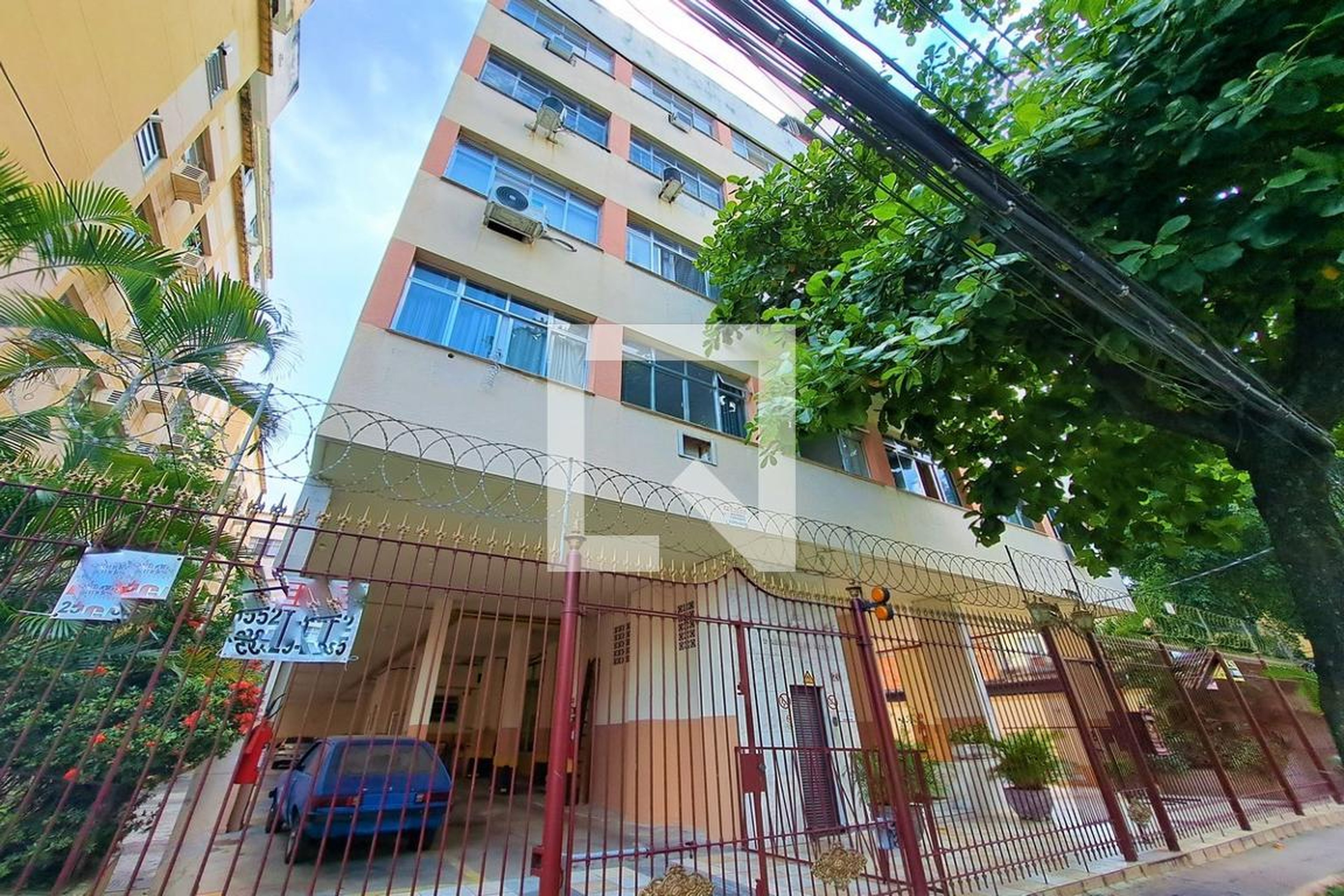 Fachada Condomínio Abrantes de Melo