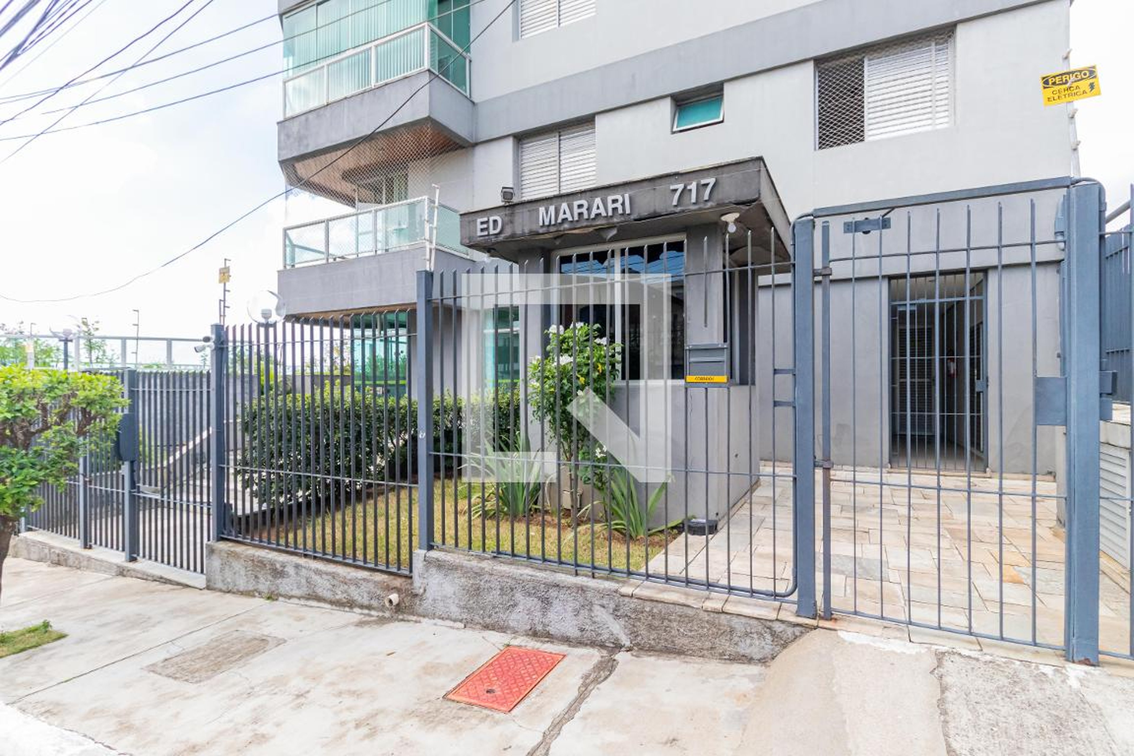 Fachada do Condomínio Edifício Marari