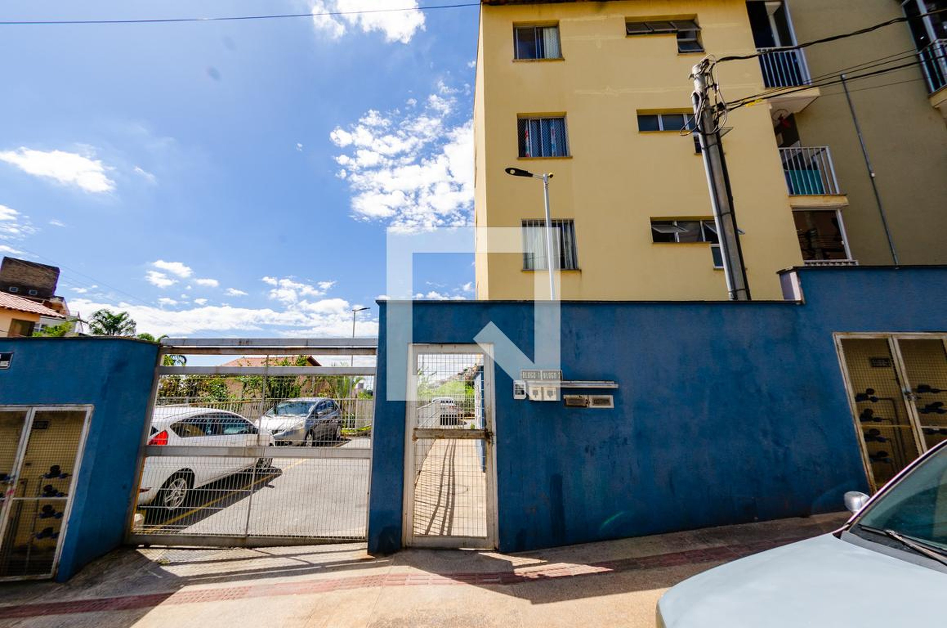 Fachada Condomínio em Rua Manoel Guilherme Roscoe, 19