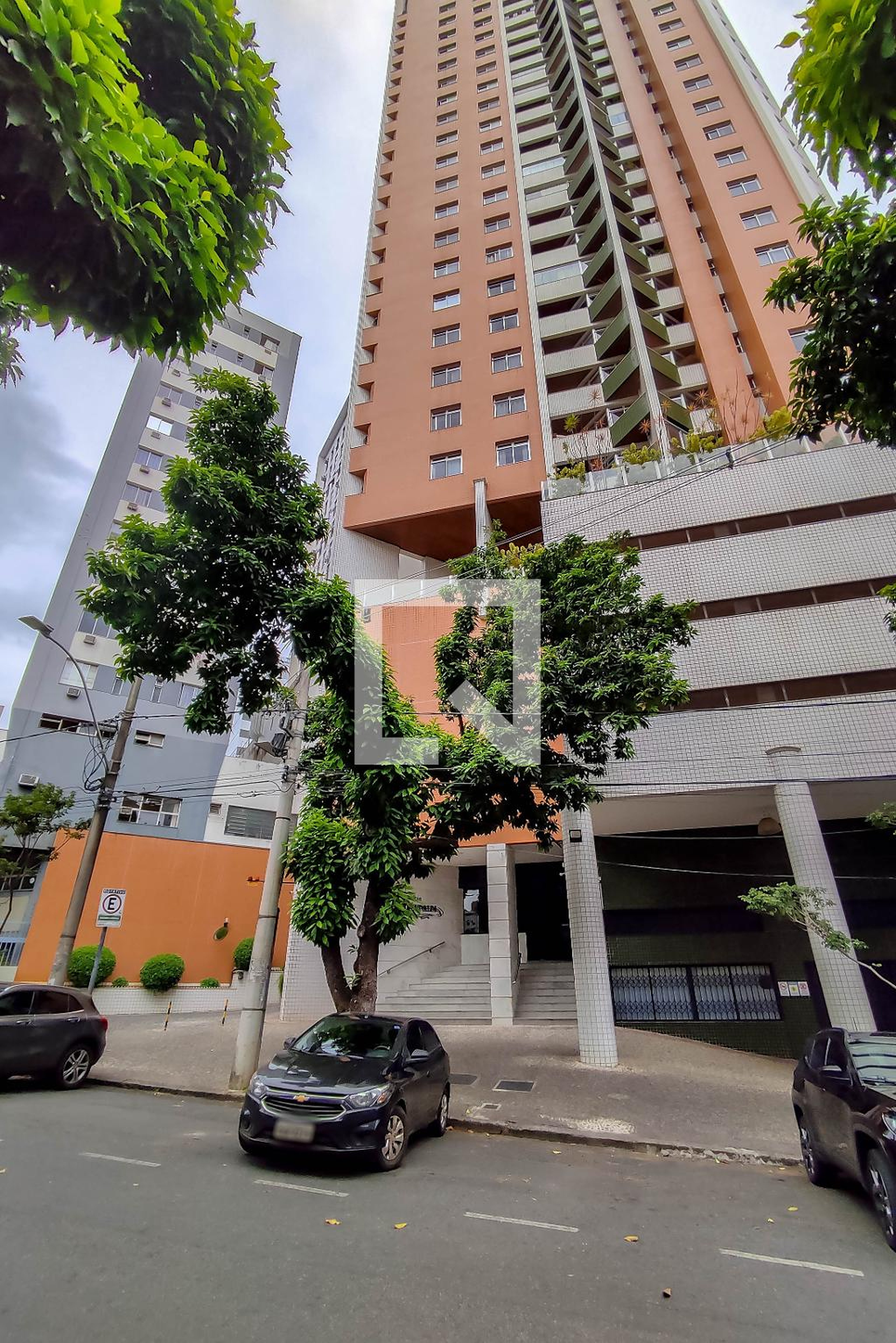 Fachada Condomínio em Rua Cláudio Manoel, 528