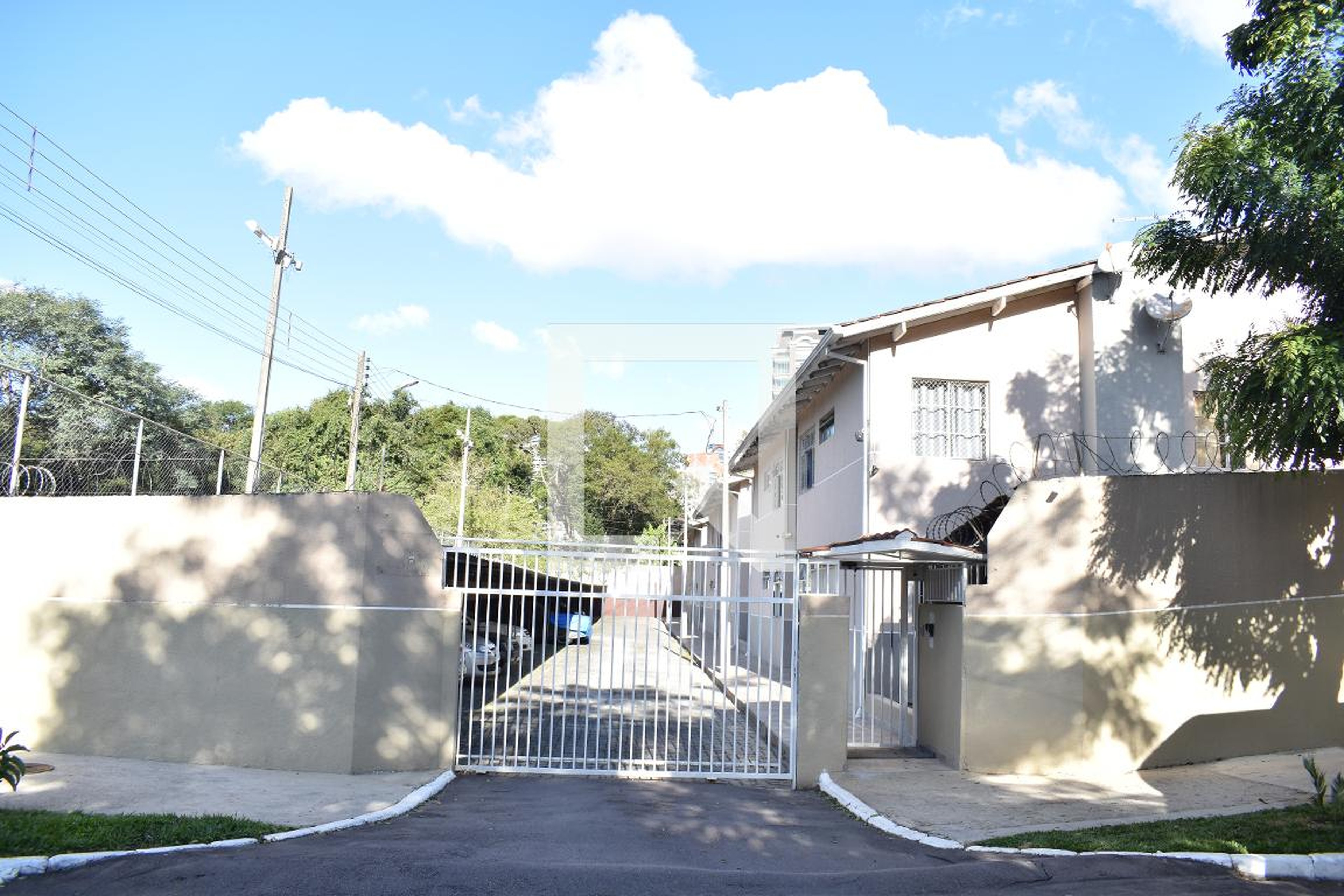 Fachada do condomínio Condomínio Santa Cecília