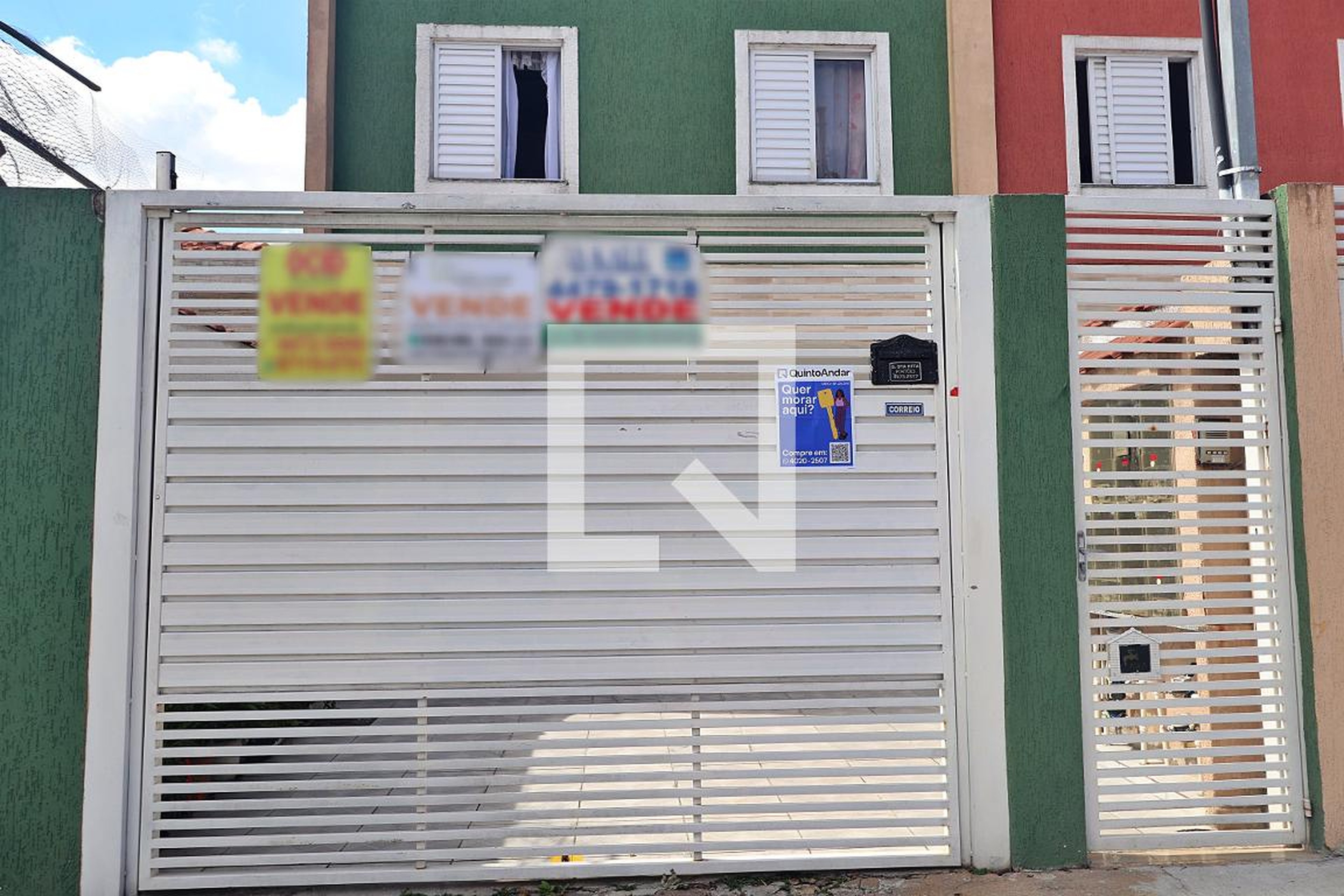 Fachada Condomínio em Rua Hipólito da Costa, 68