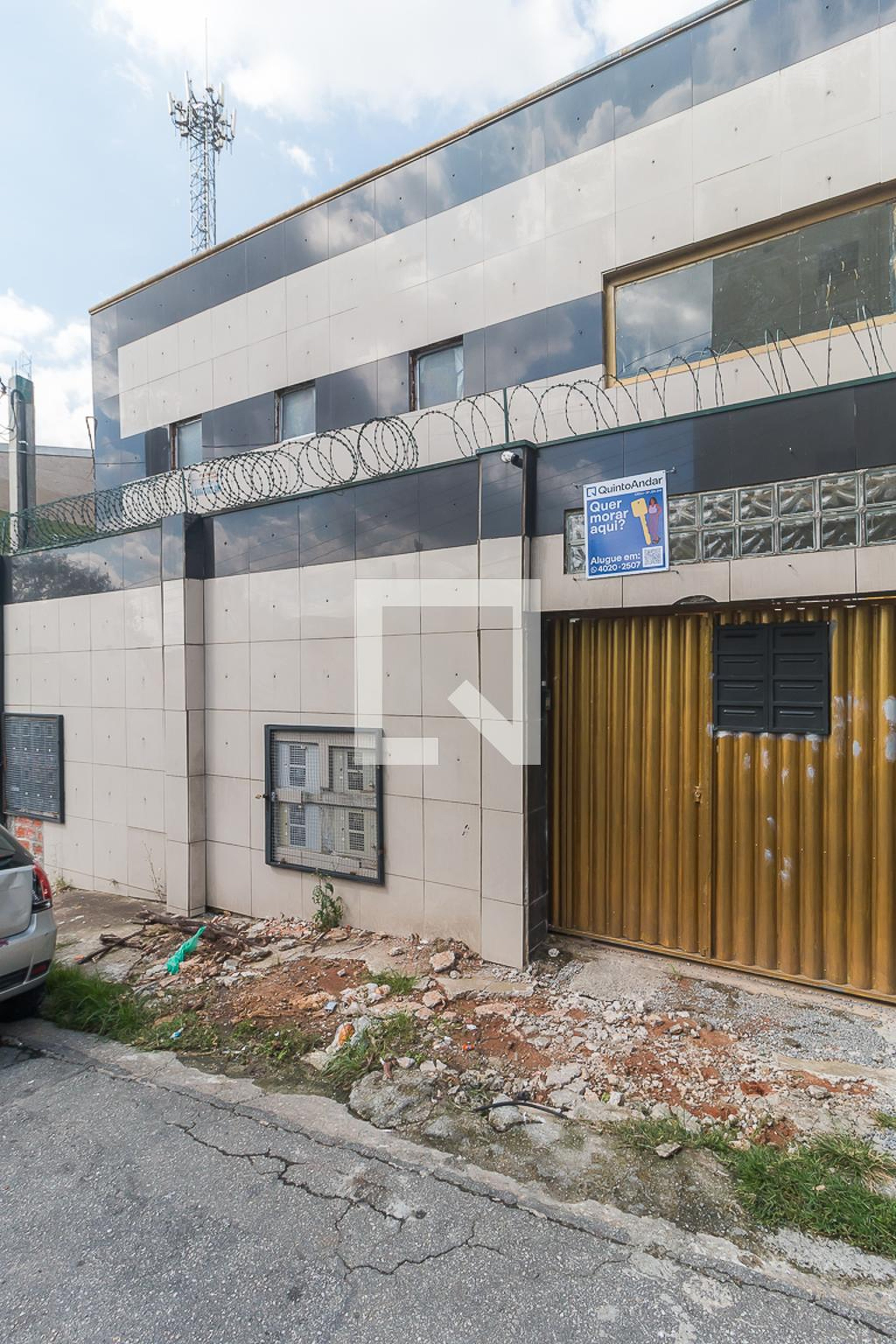 Fachada Condomínio em Rua Waldemar Aquilino de Freitas, 113