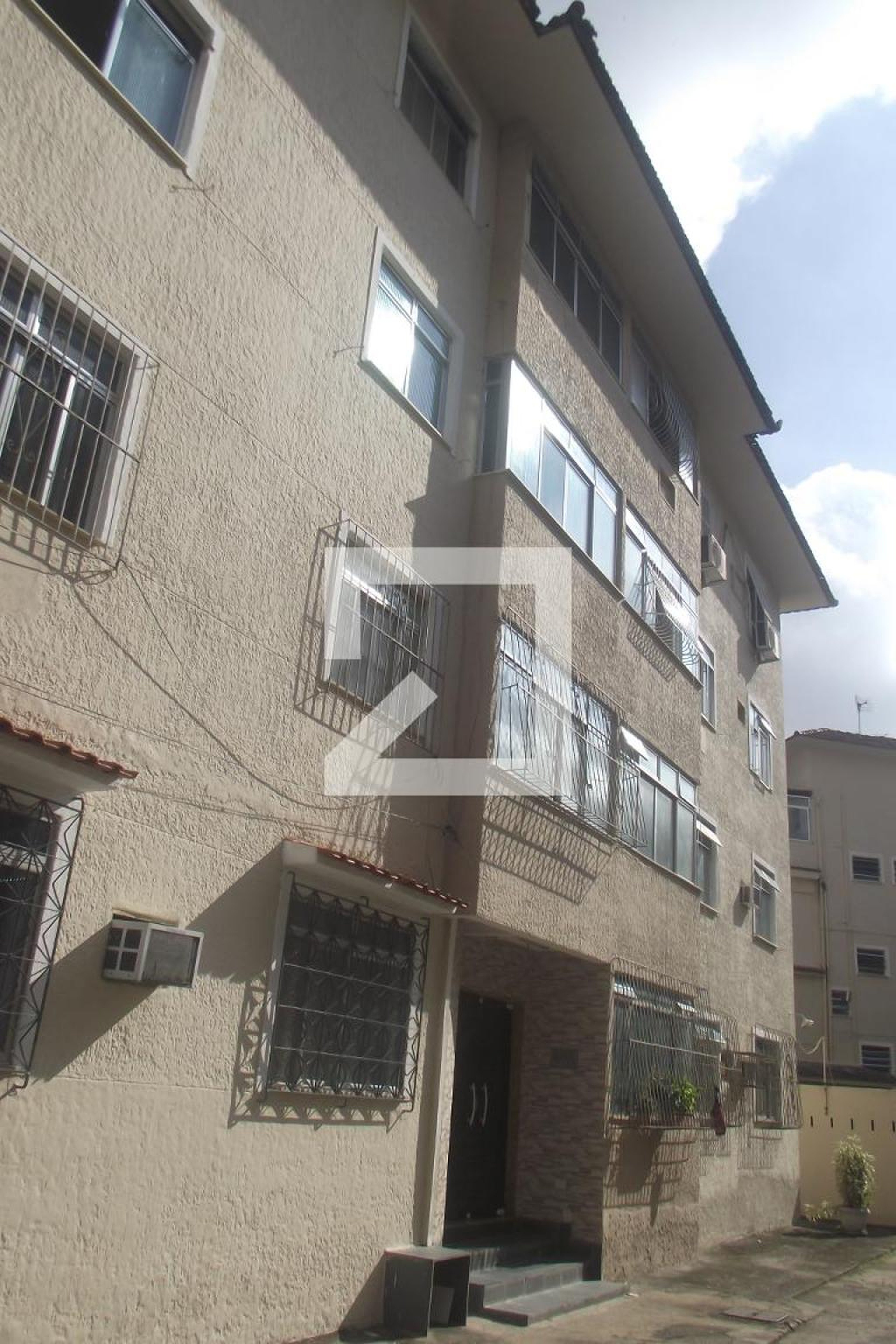 Fachada Condomínio em Rua Almeida Júnior, 39