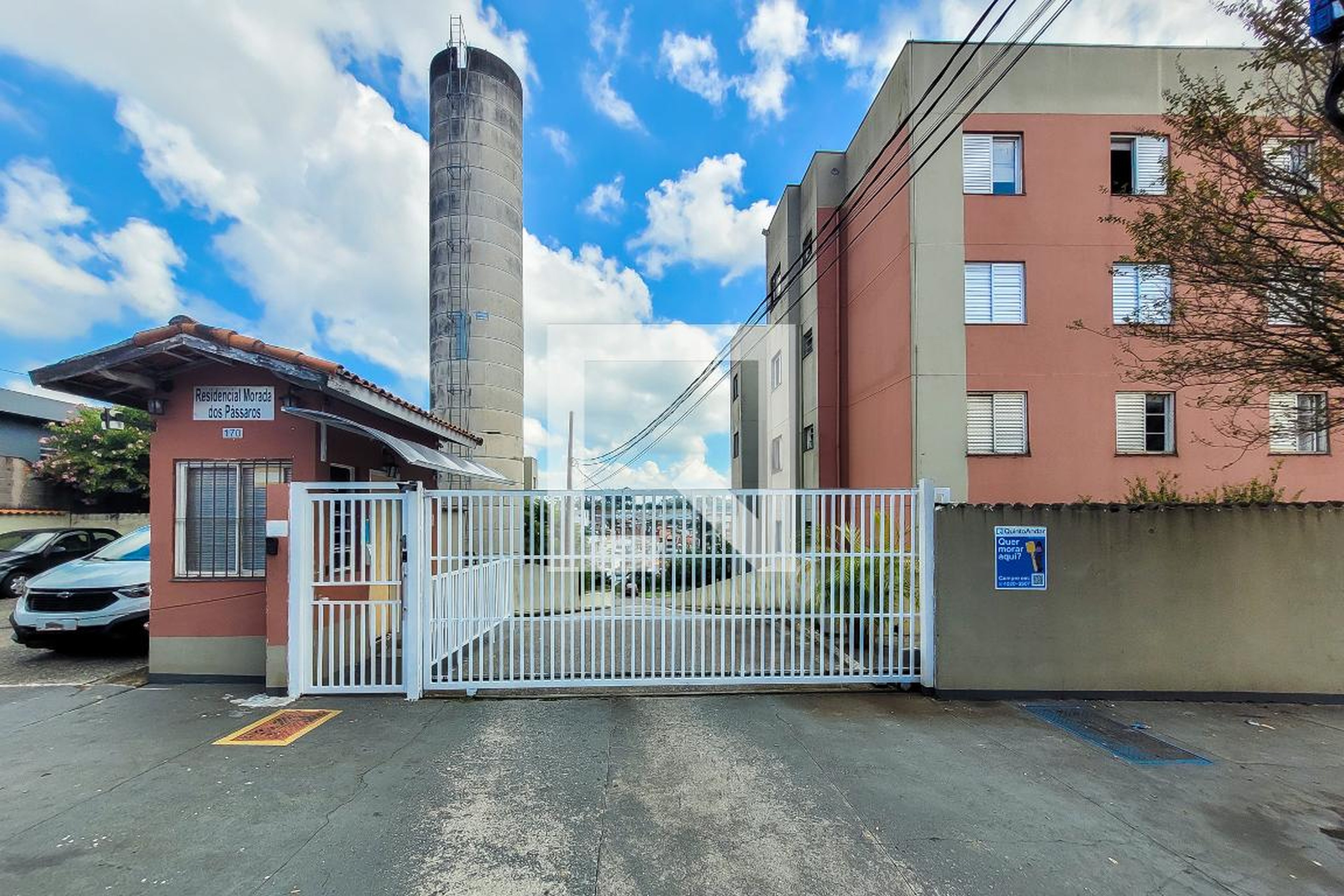 Fachada do Condomínio Condomínio Morada dos Pássaros