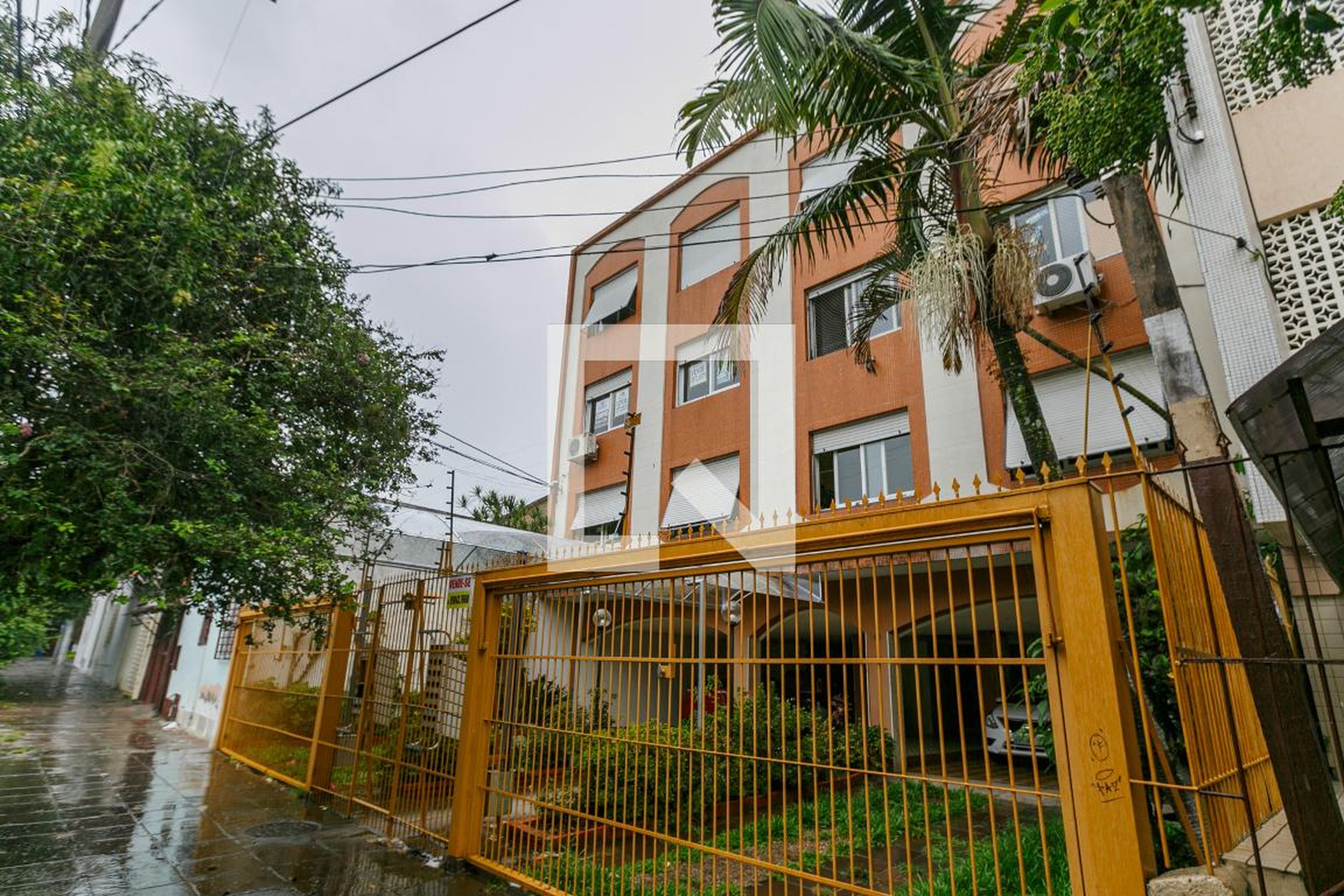 Fachada Condomínio em Rua Luiz Manoel, 133