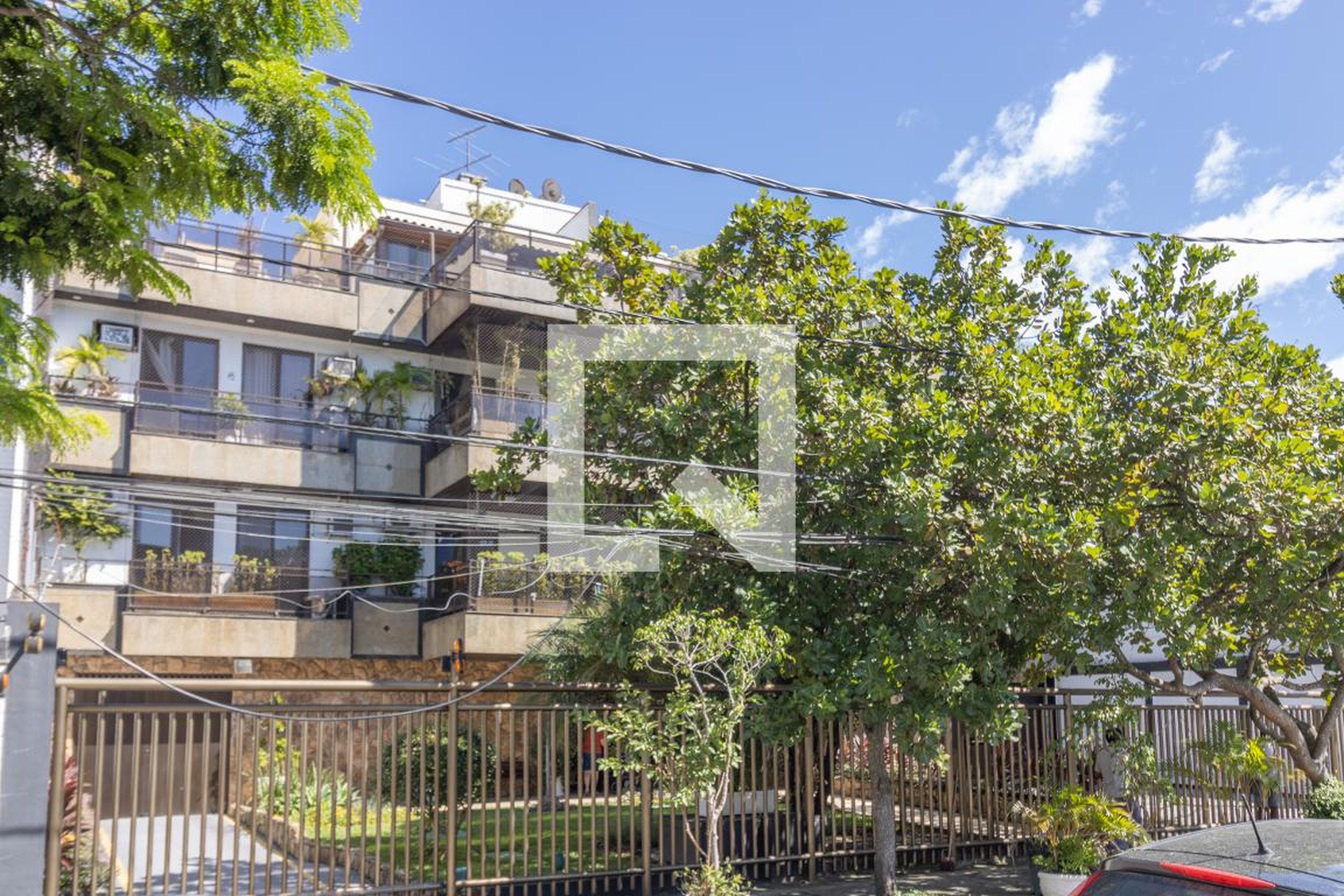 Fachada Condomínio em Rua Prudente de Morais Neto, 50