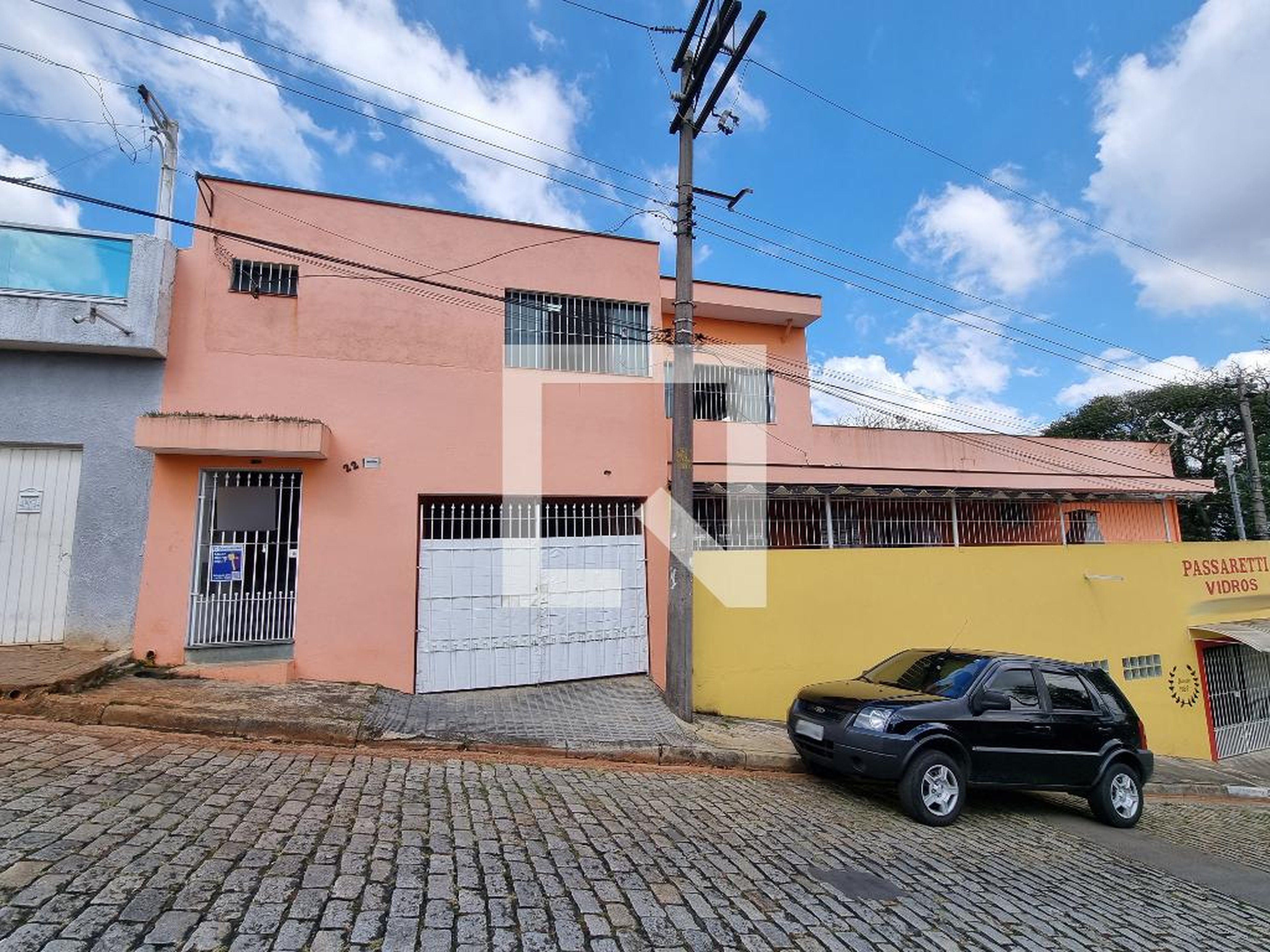 Fachada Condomínio em Rua Afonso Arinos, 22