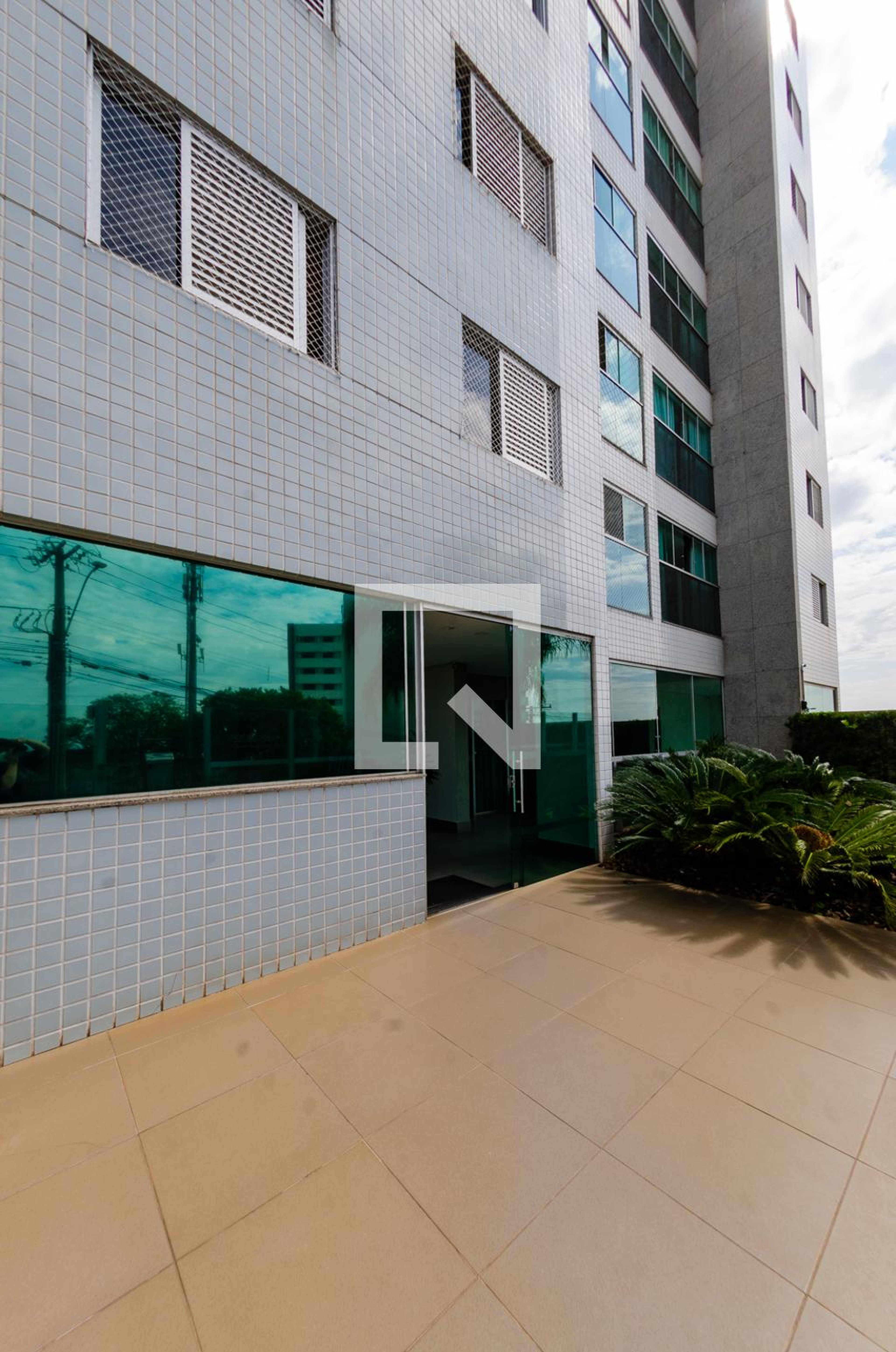 Entrada - Edifício Residencial Por do Sol