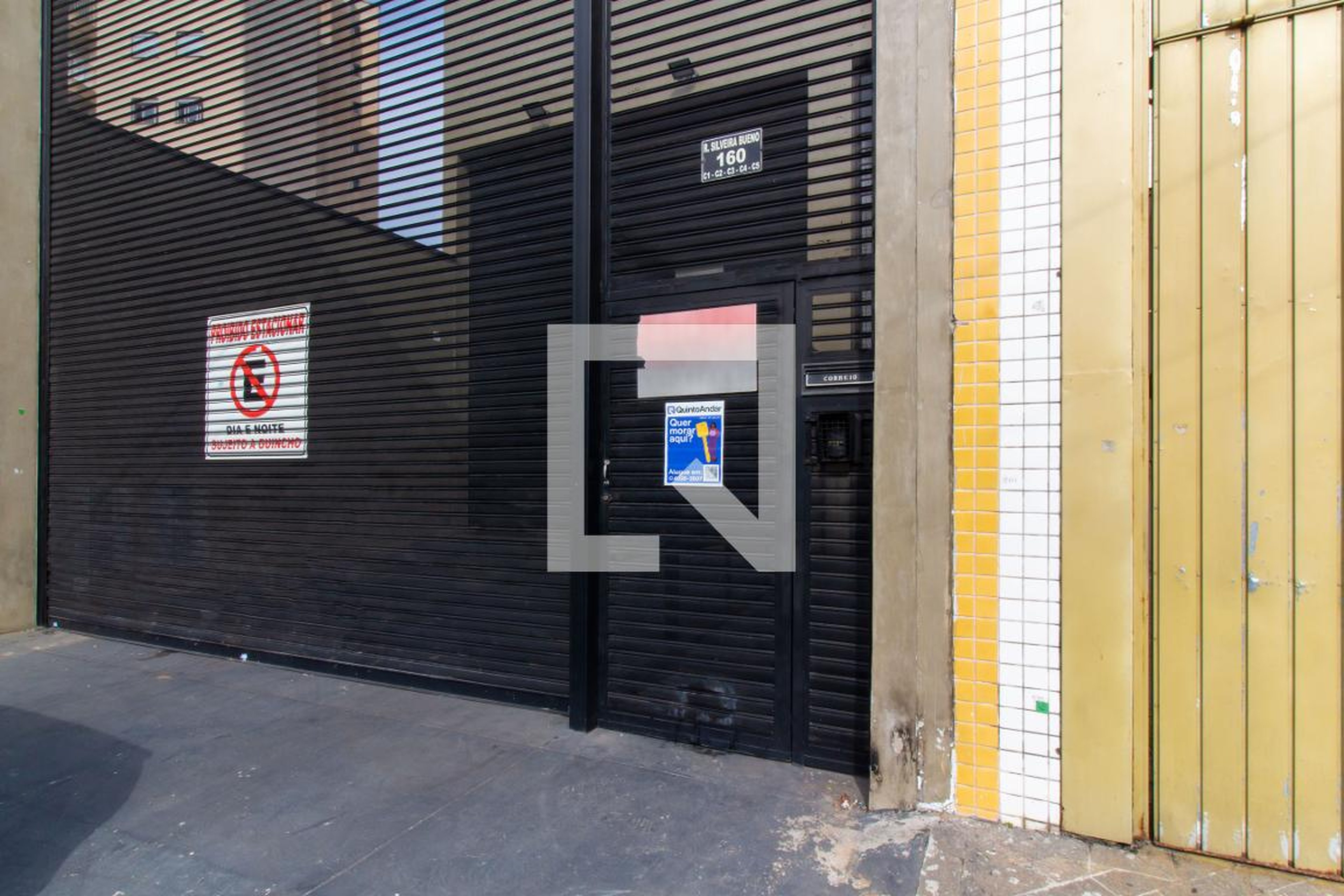 Fachada Condomínio em Rua Silveira Bueno, 160