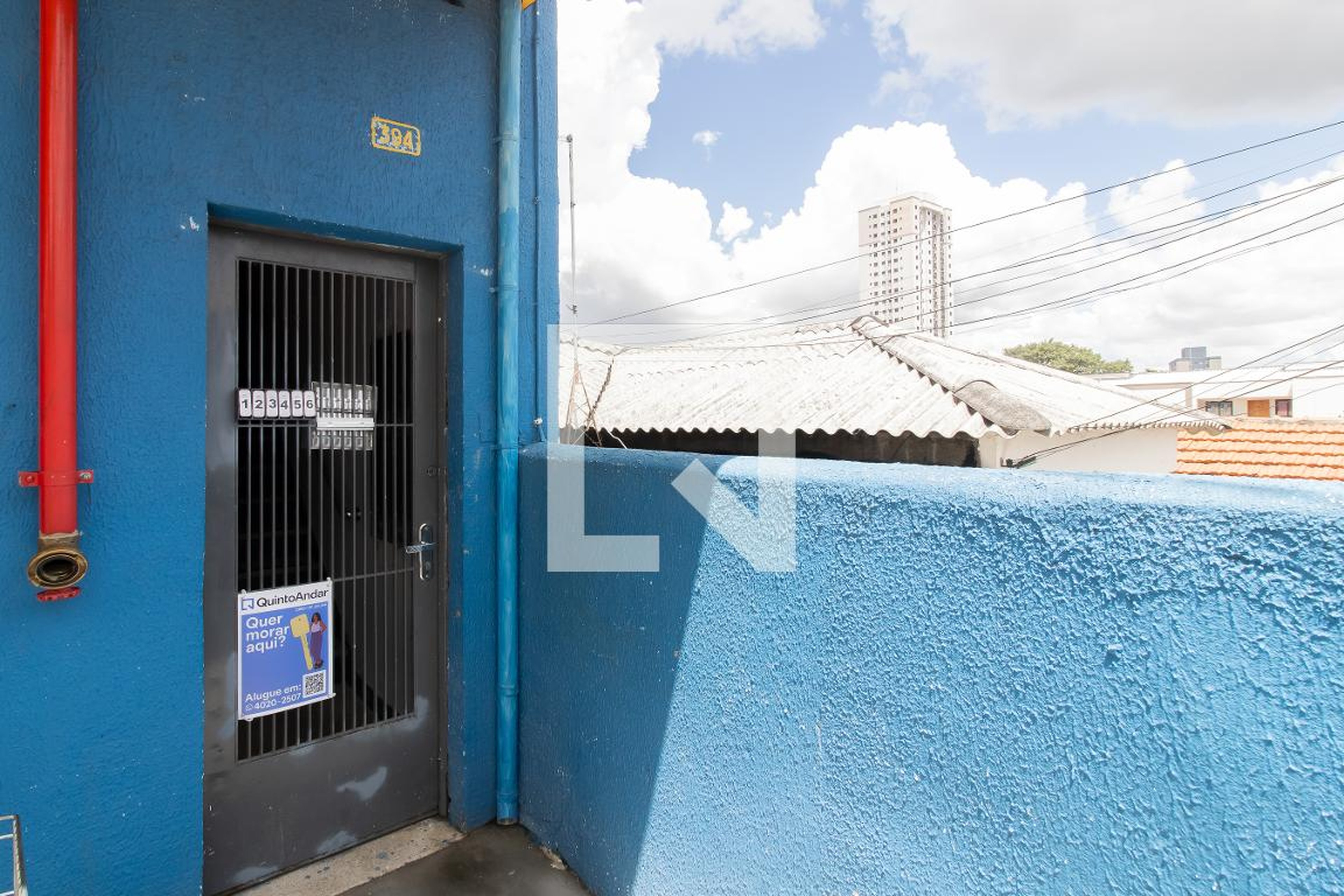 Fachada Condomínio em Rua Miguel Rachid, 394