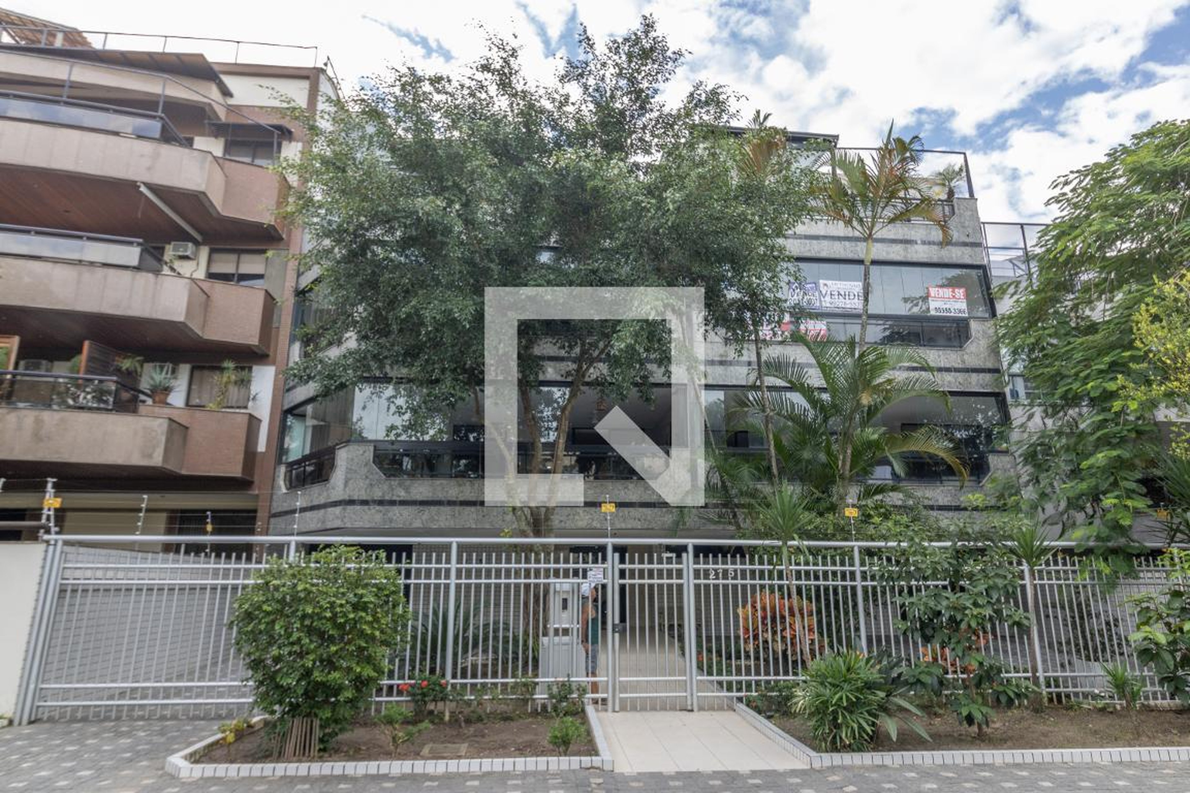 Fachada Condomínio em Rua Ivo Borges, 275