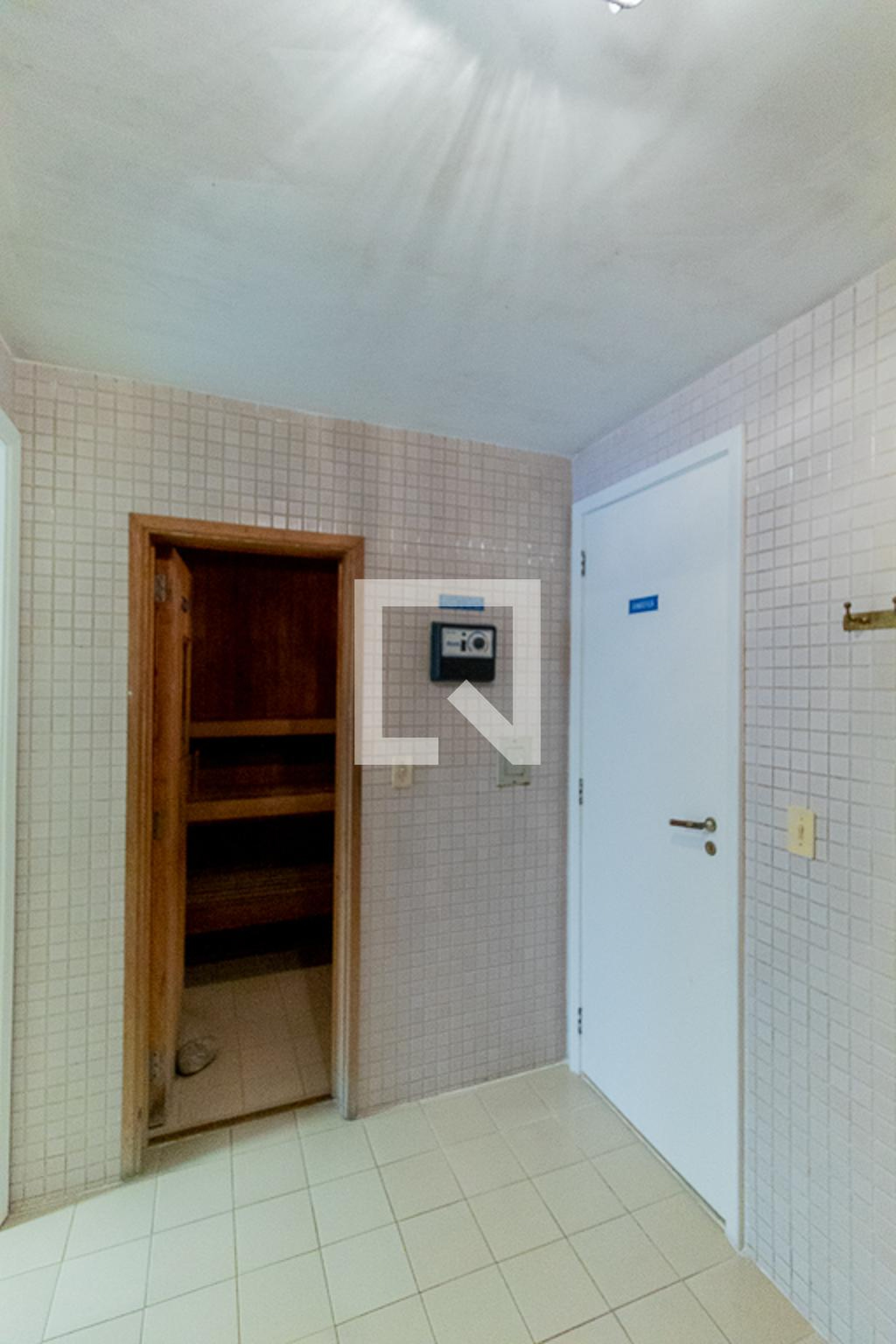 Sauna - Sebastian Bach