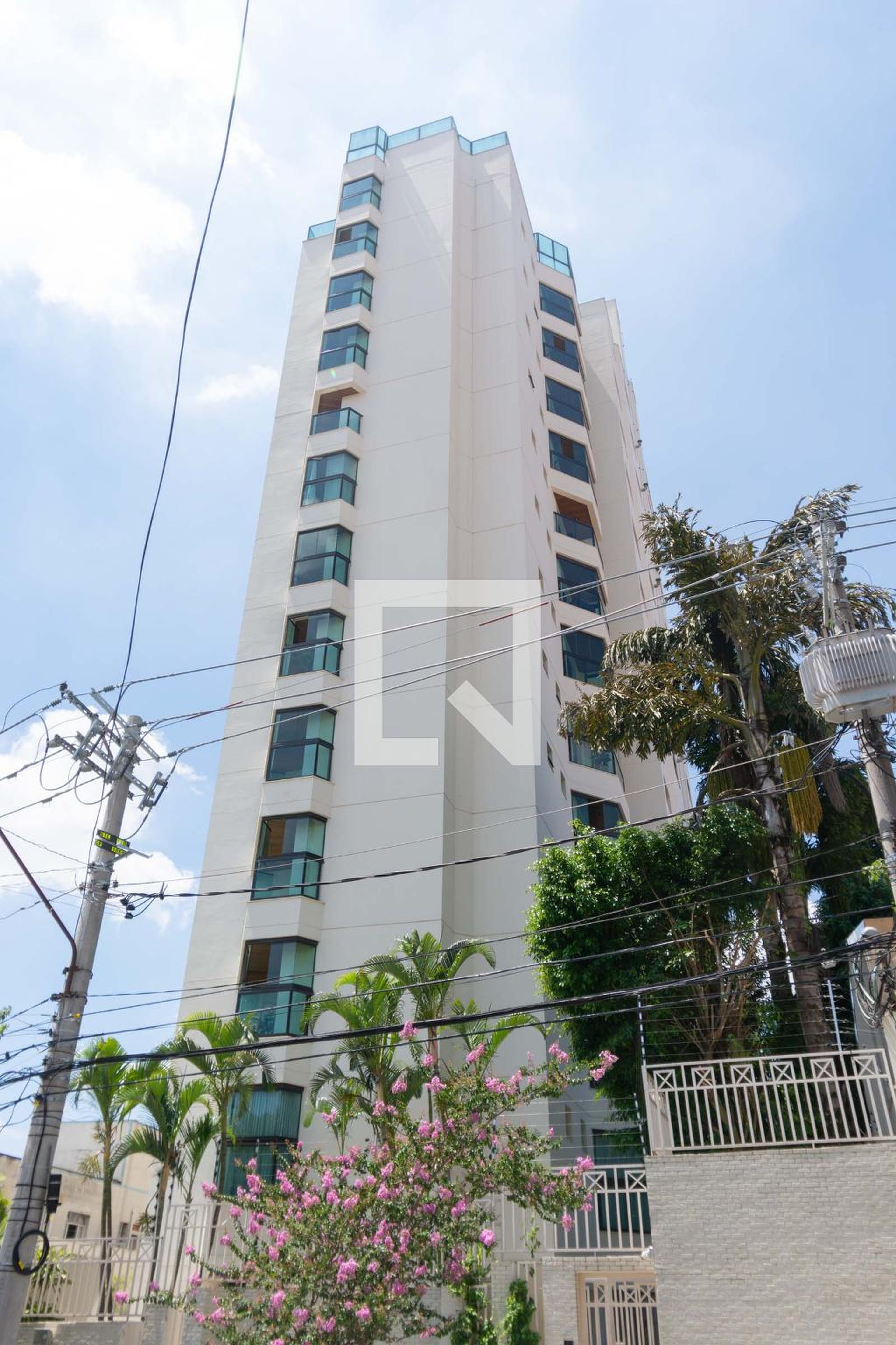 Fachada do Condomínio Condomínio San Sebastian Plaza