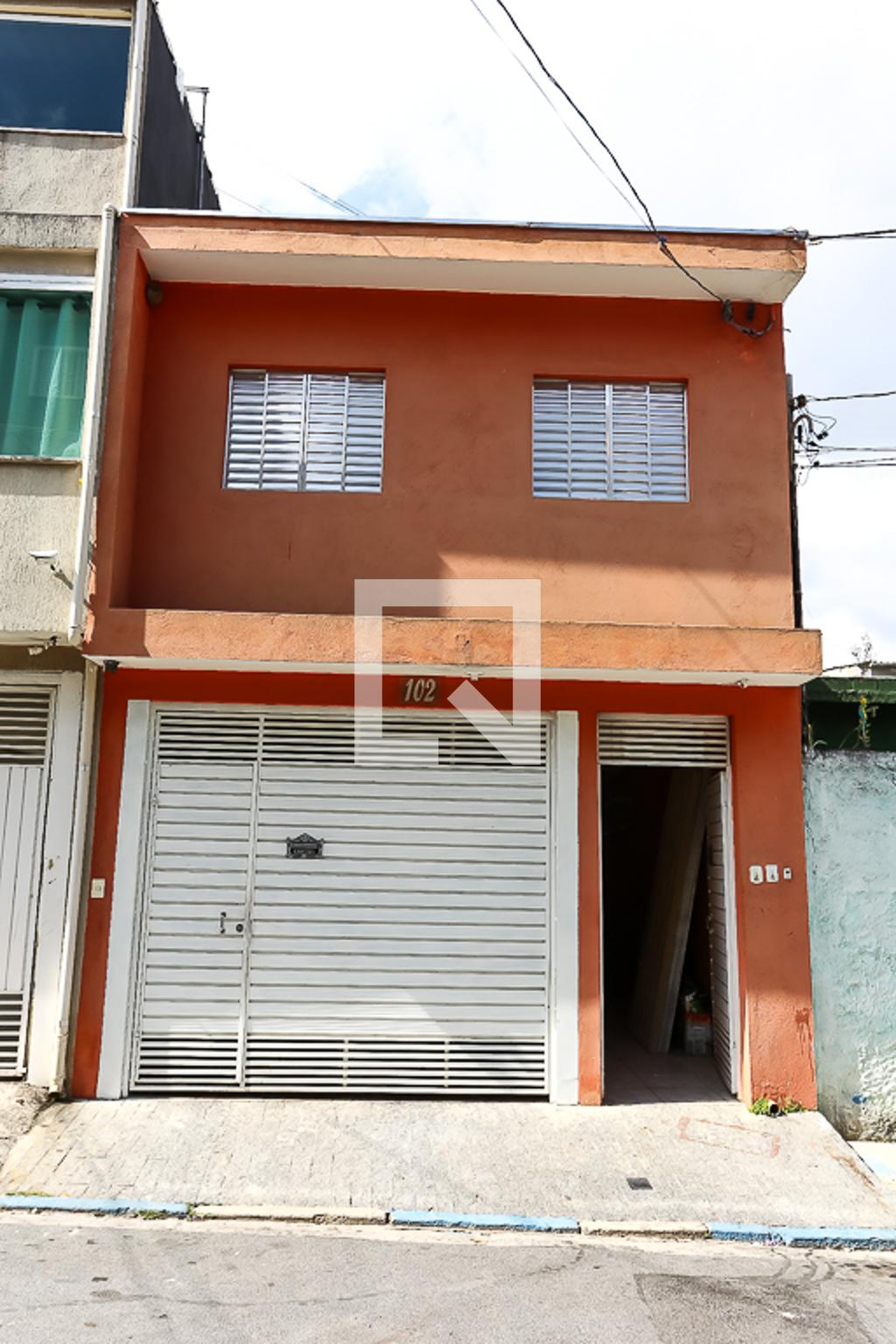 Fachada Condomínio em Rua Emílio Ribas, 102