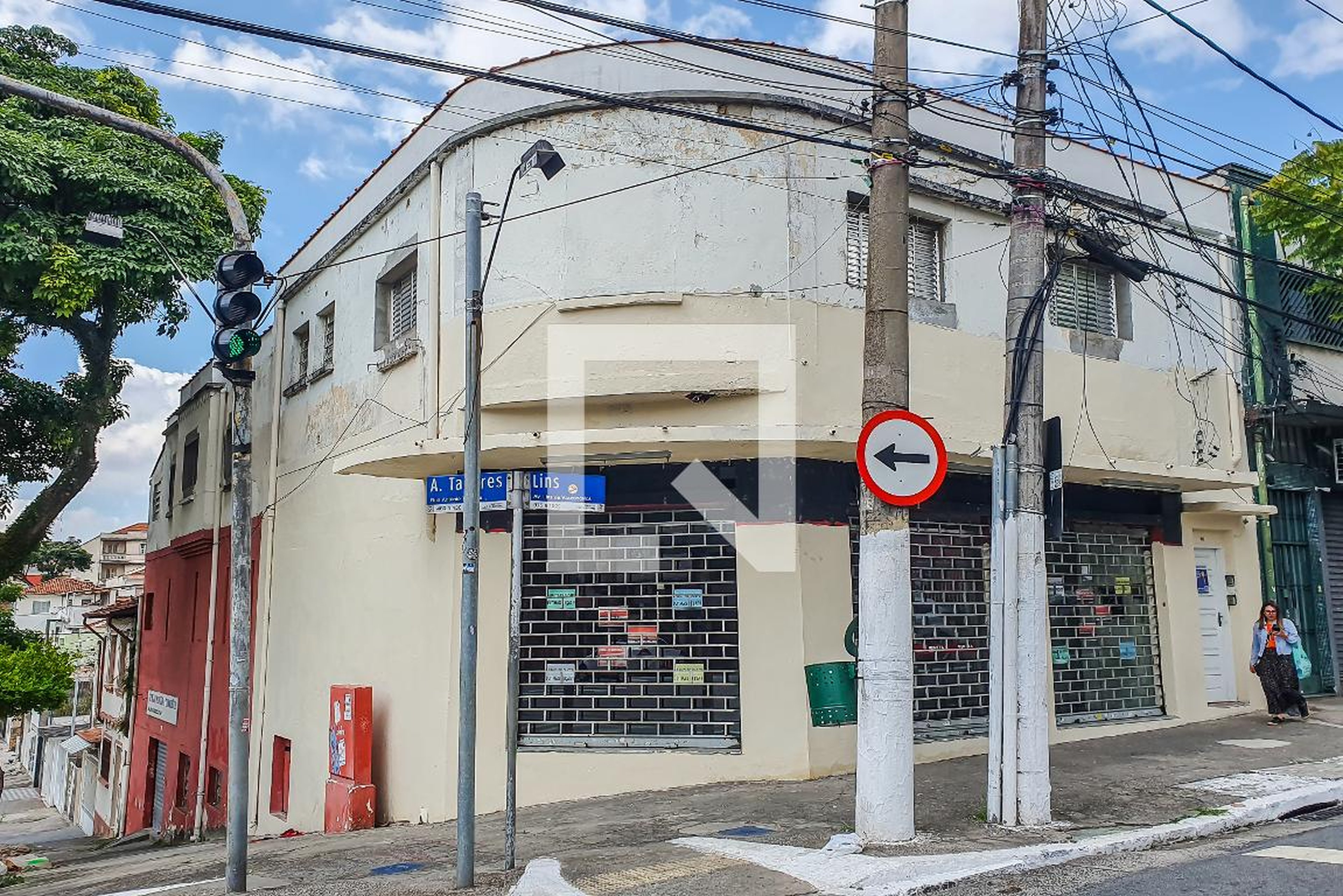 Fachada do Prédio Condomínio em Avenida Lins de Vasconcelos, 981