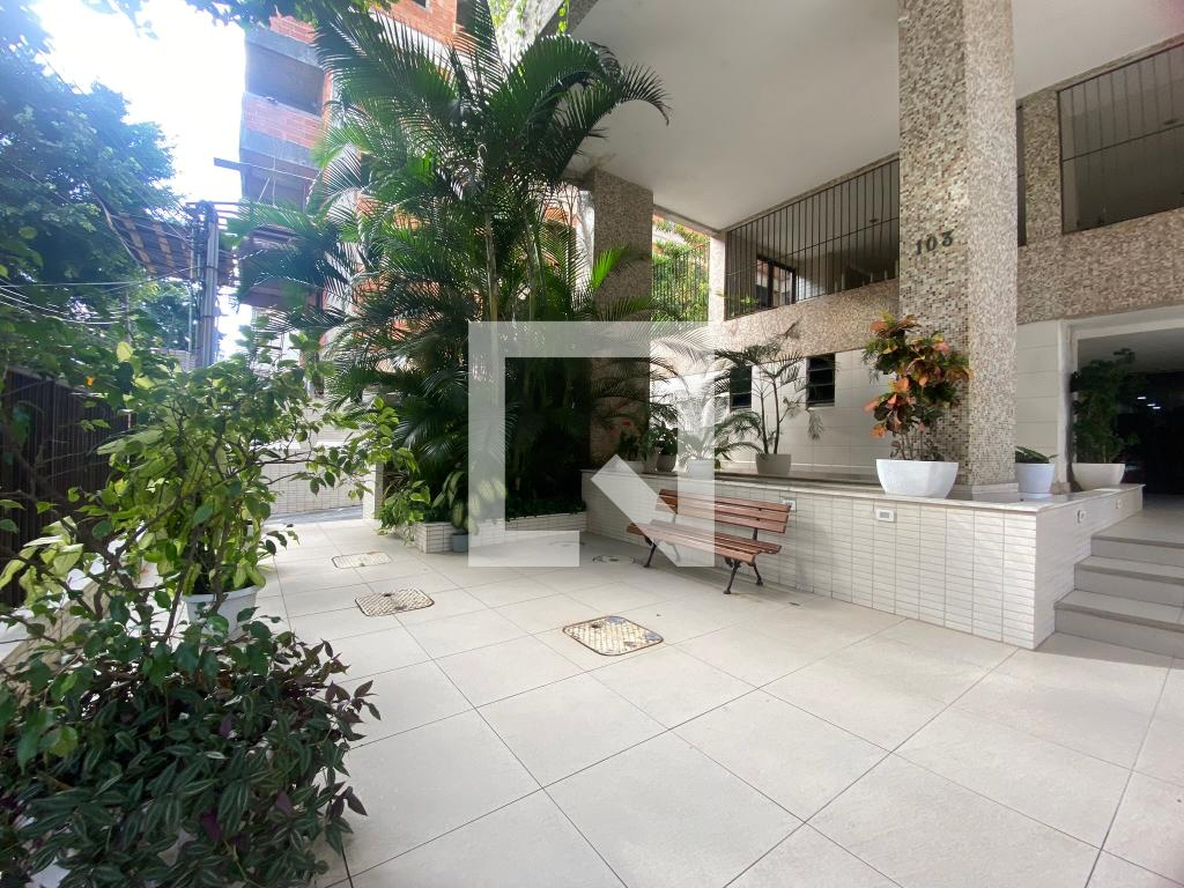 Entrada do Prédio - Estoril Sol