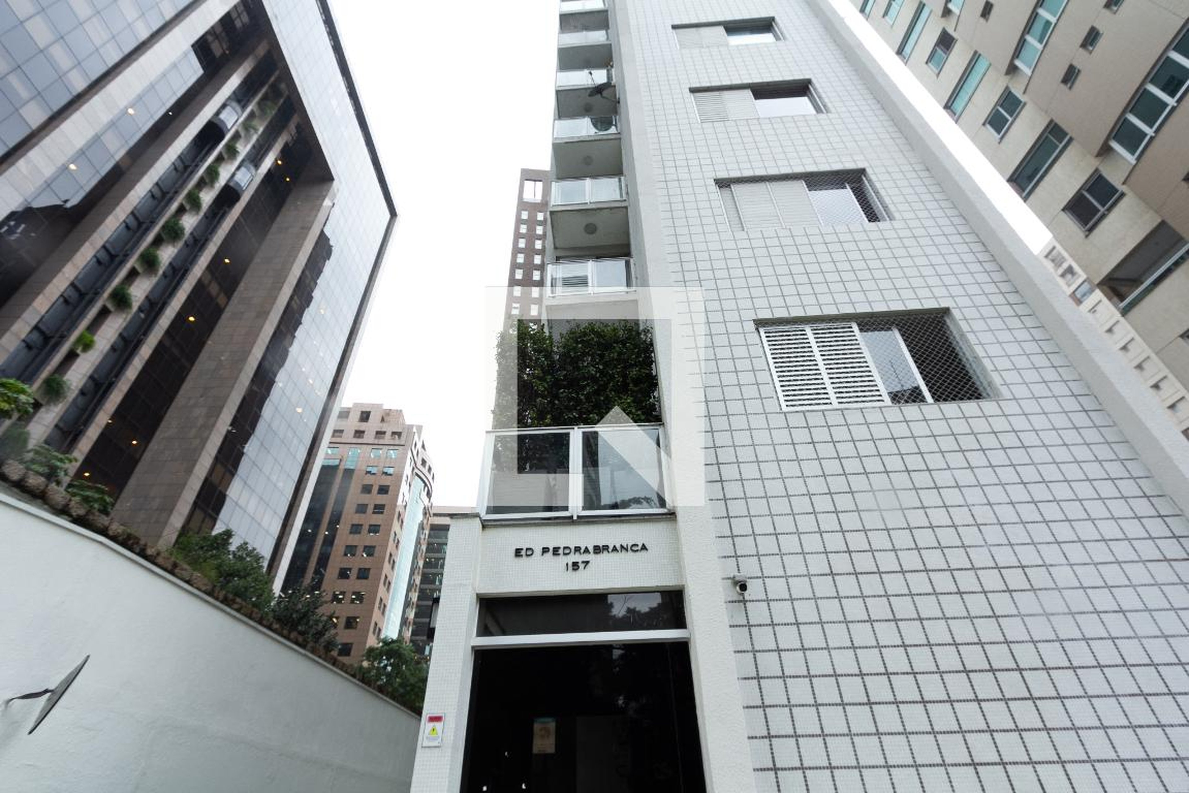 Fachada Edifício Pedra Branca