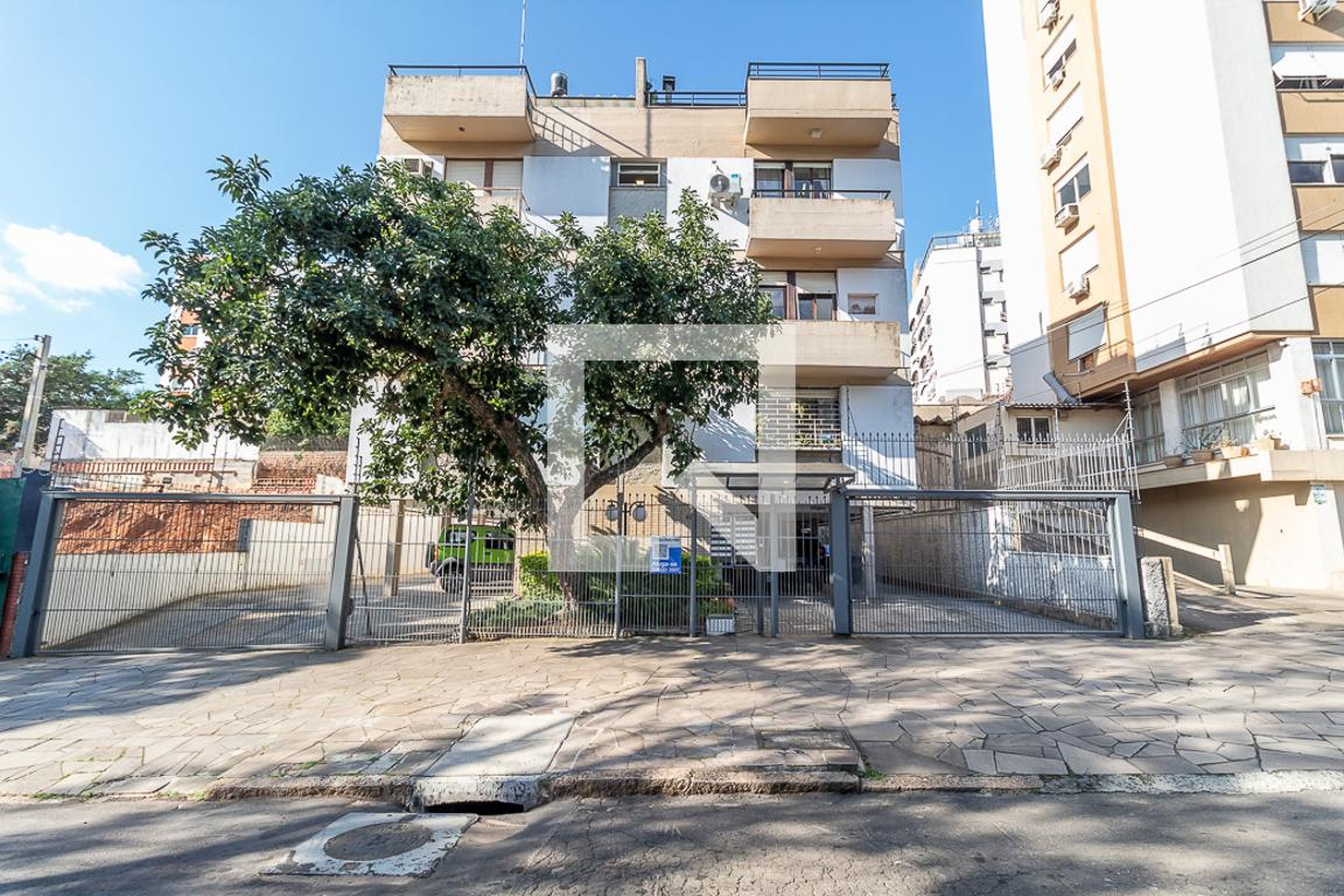 Fachada Condomínio em Rua Murilo Furtado, 49