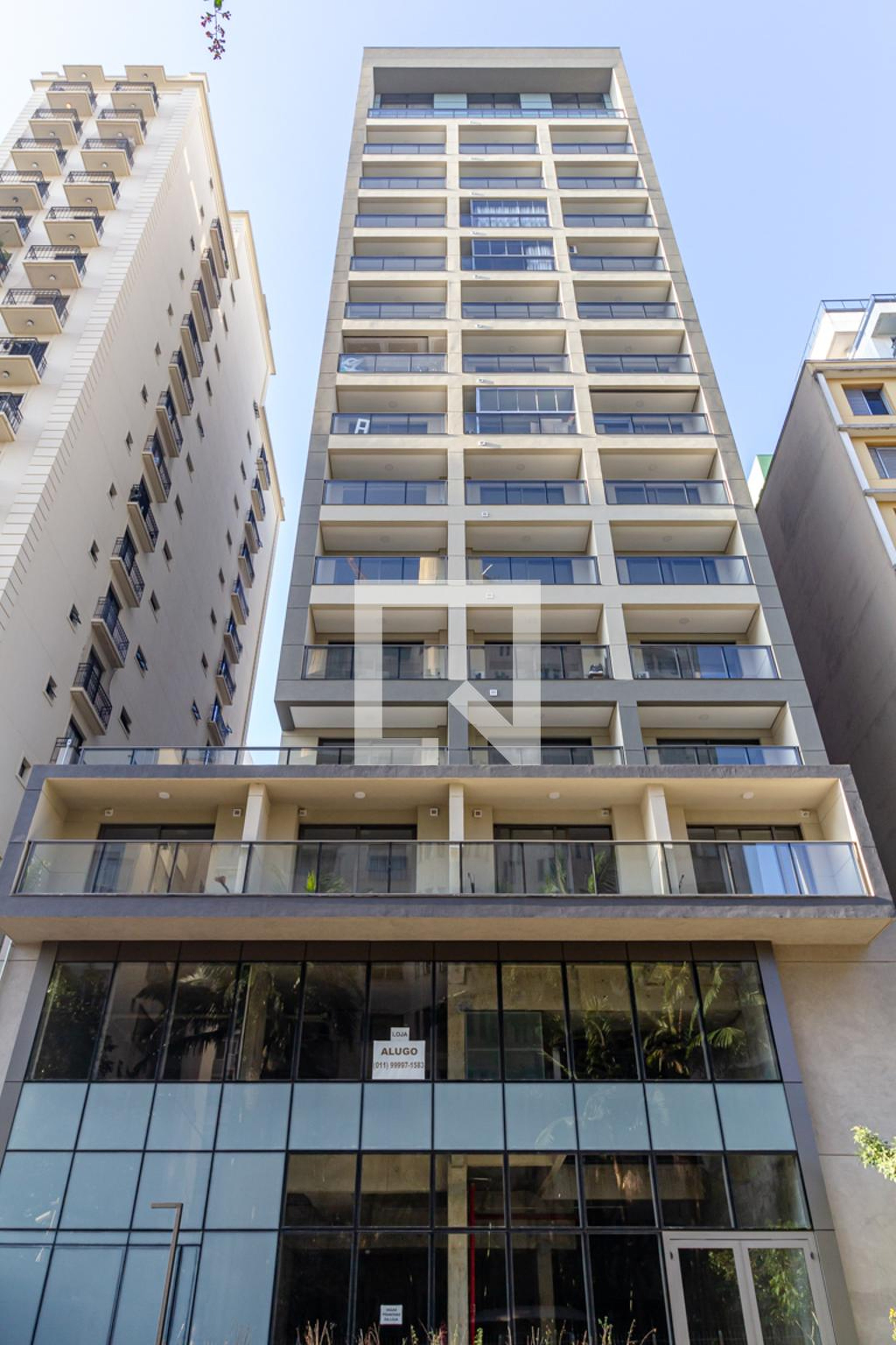 Fachada do Prédio Condomínio em Rua Bela Cintra, 253