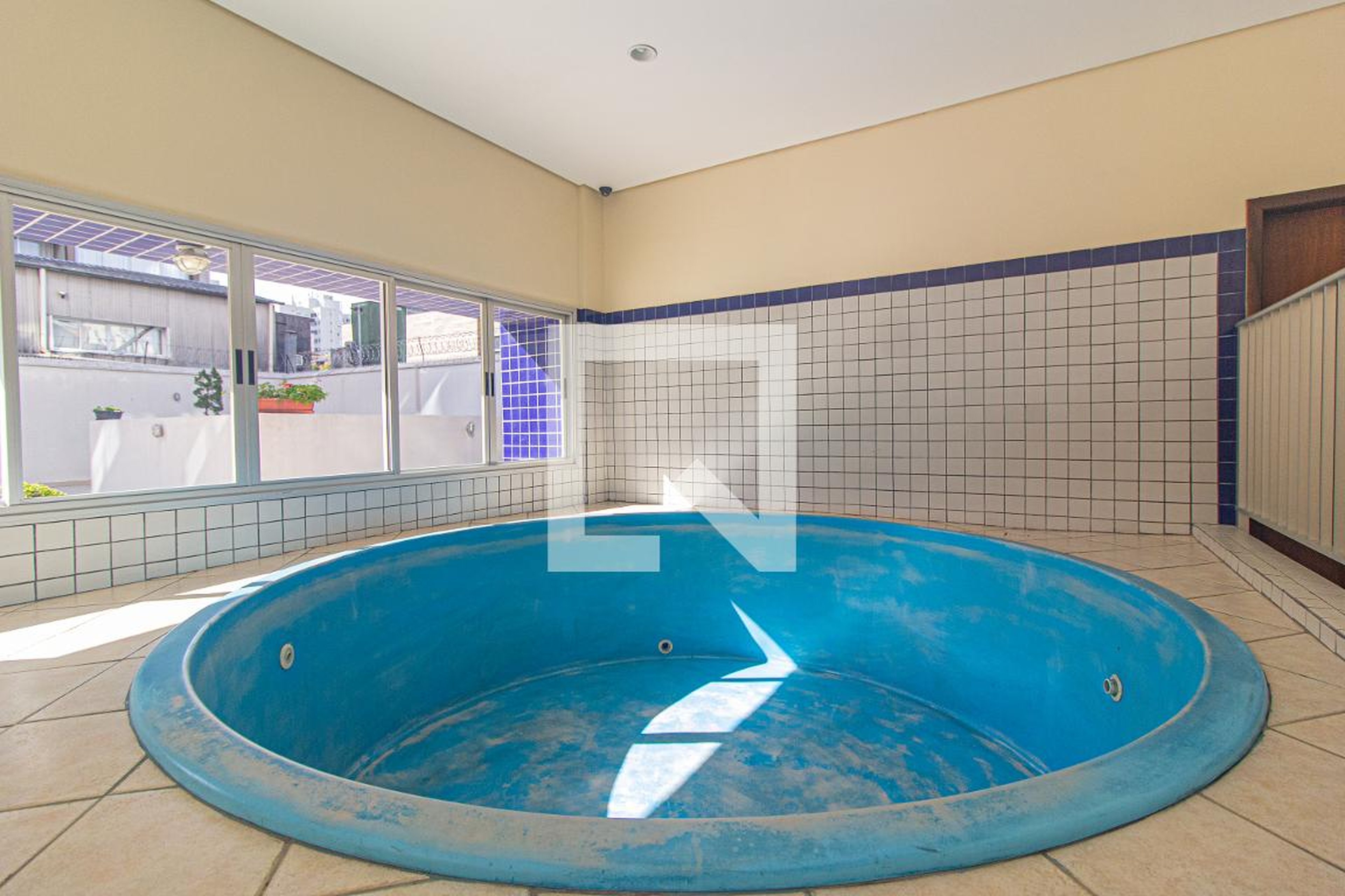 Piscina Coberta - Edifício Miguel Bakun