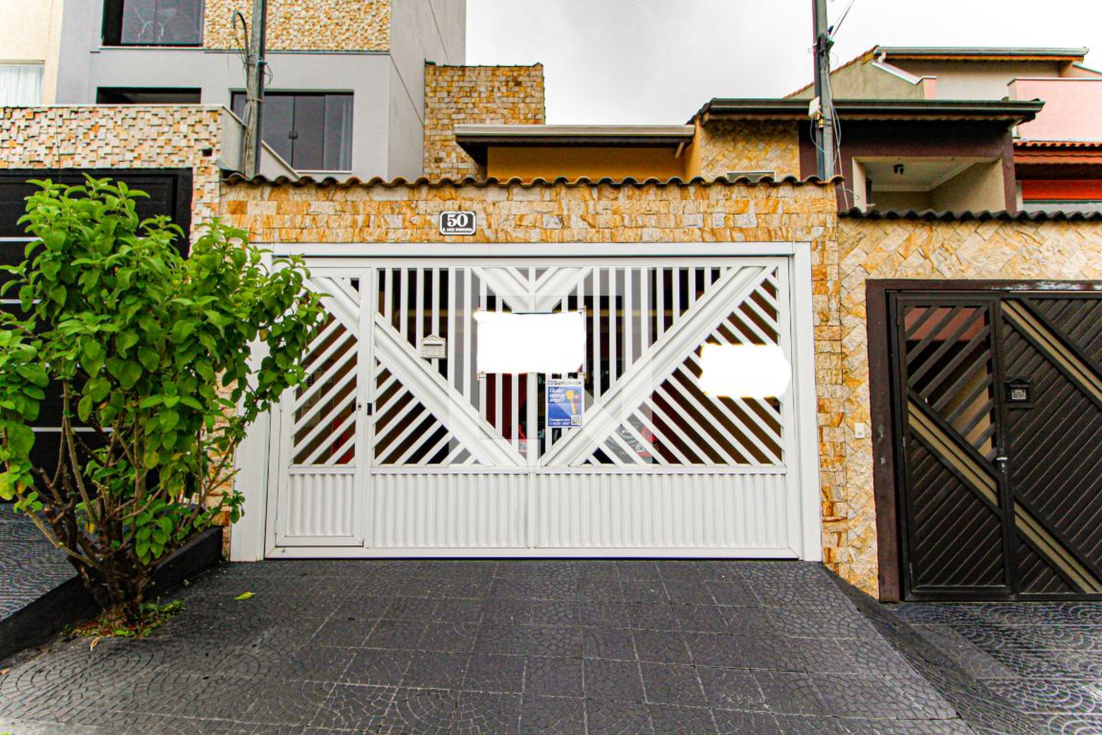 Fachada Condomínio em Rua Luiz Dancona, 50