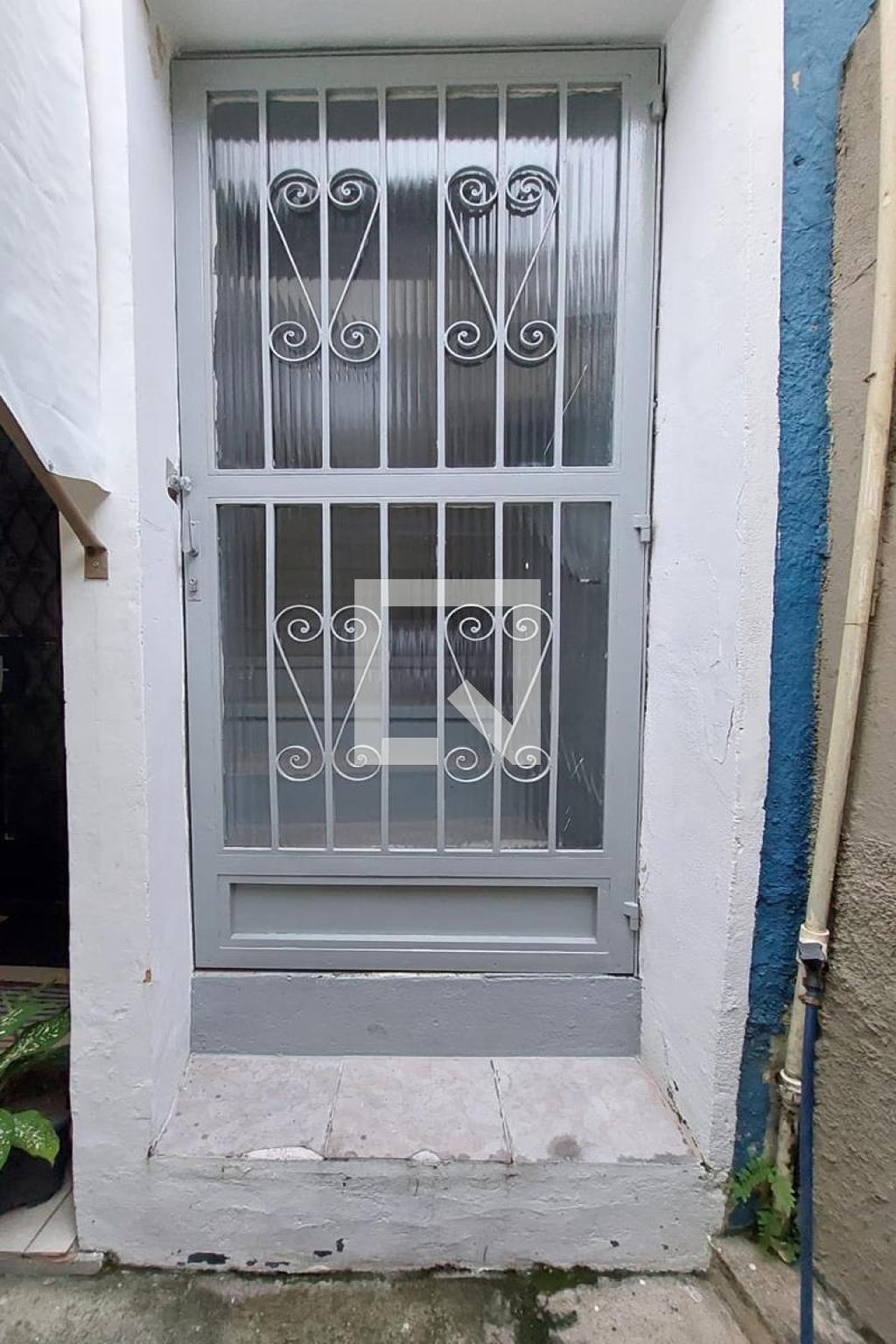 ENTRADA Condomínio em Rua Domingos Lopes, 554