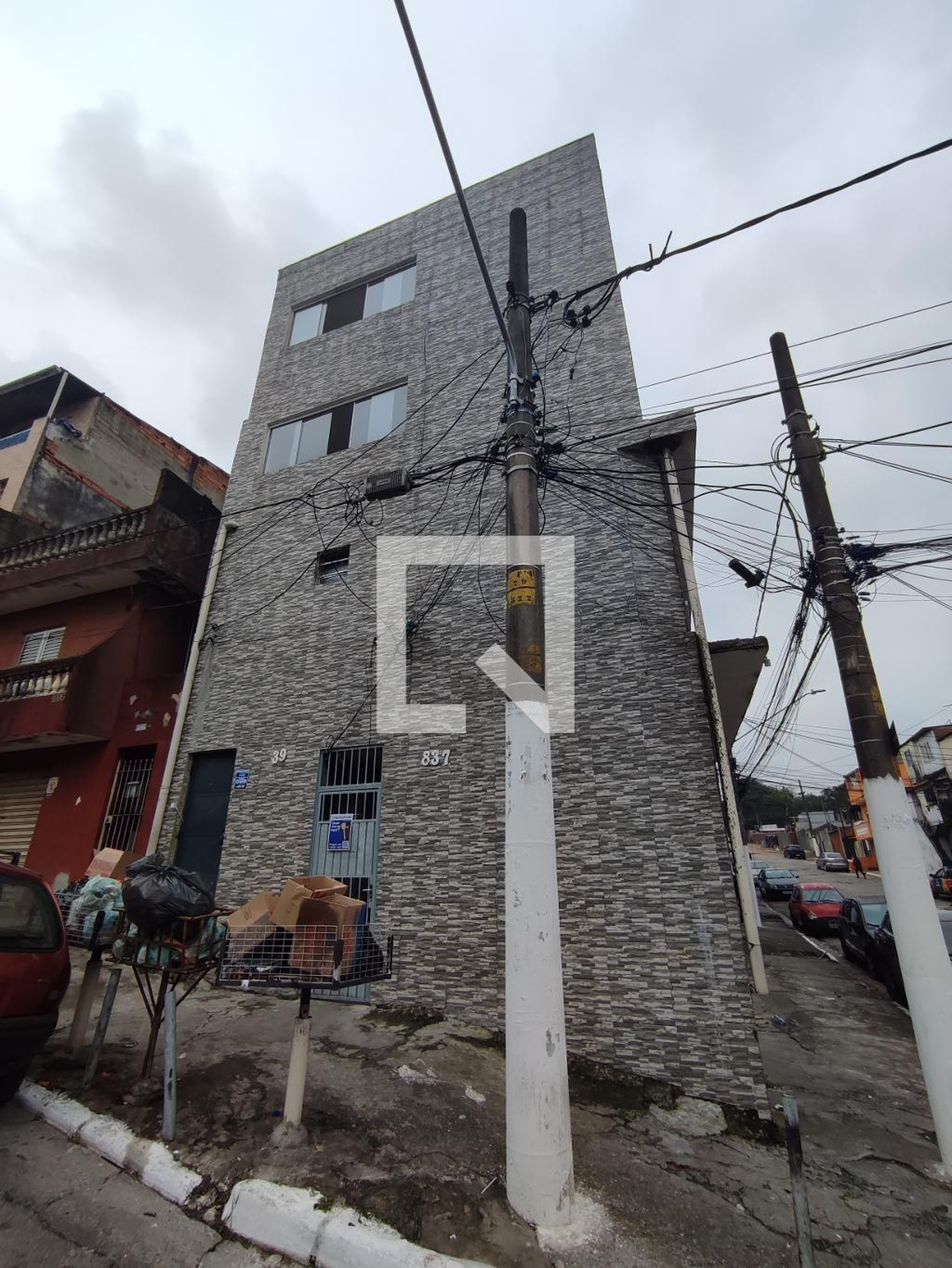 Fachada Condomínio em Rua Renato, 837