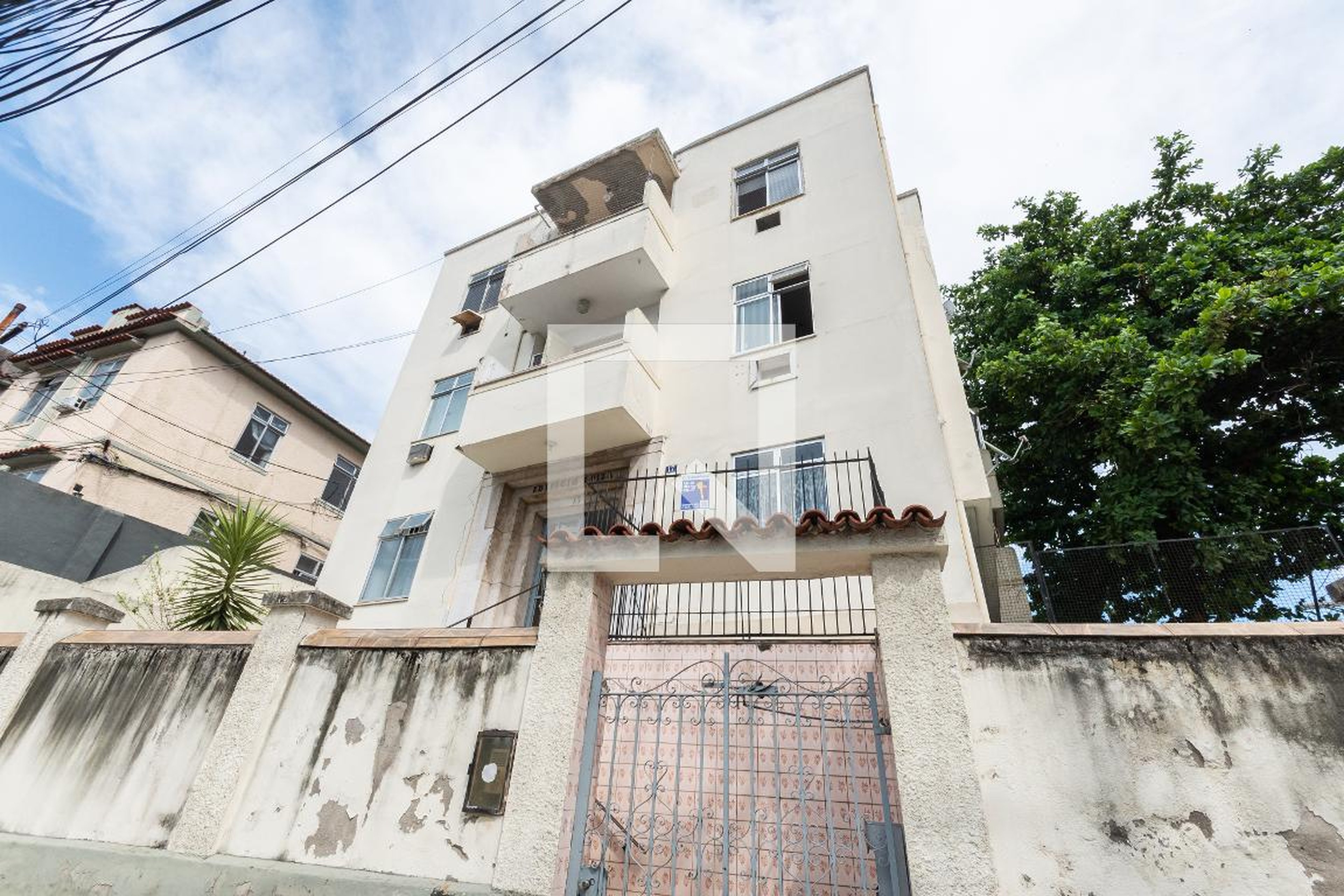 Fachada Condomínio em Praça Argentina, 17