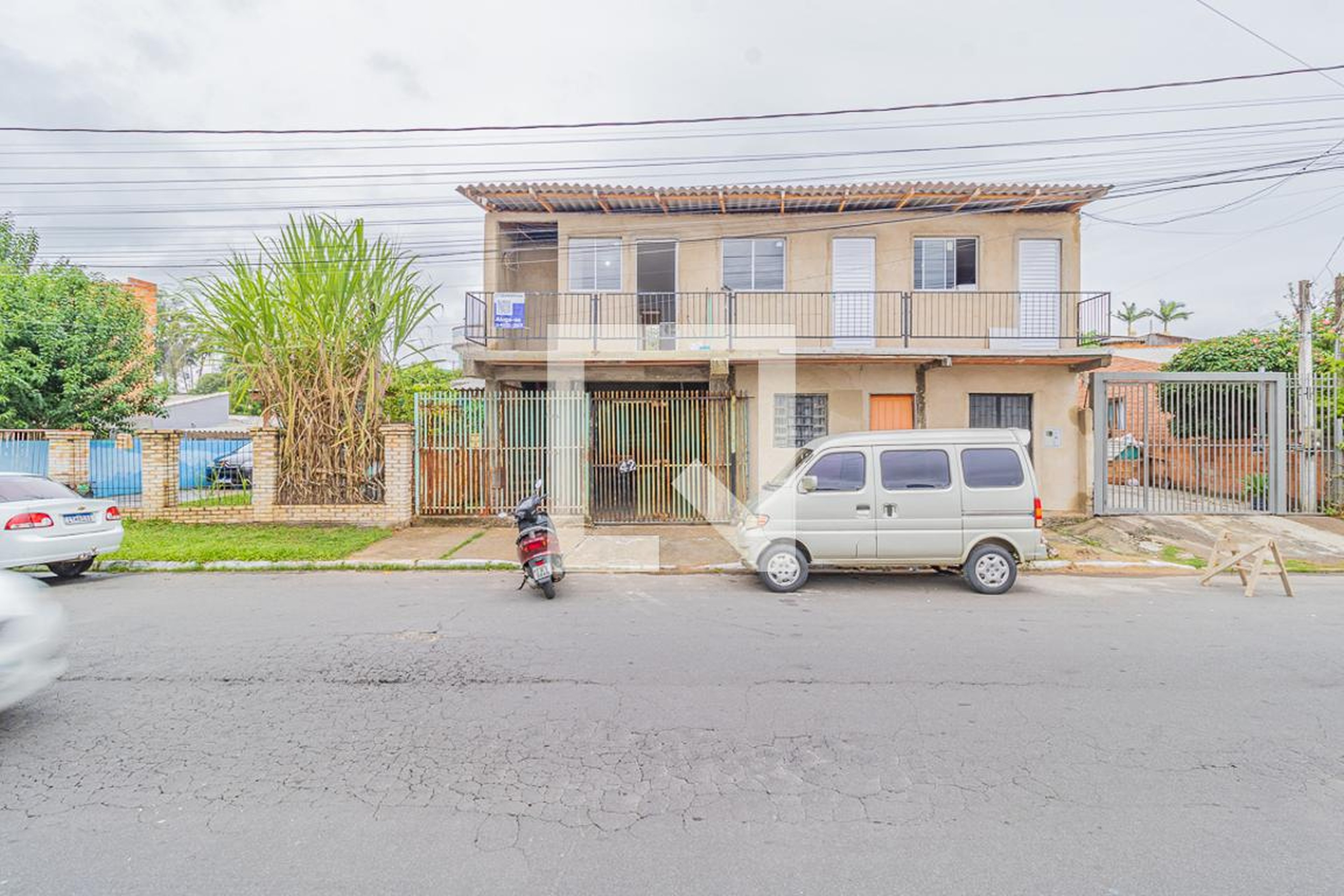 Fachada Condomínio em Rua Setenta E Quatro A, 42